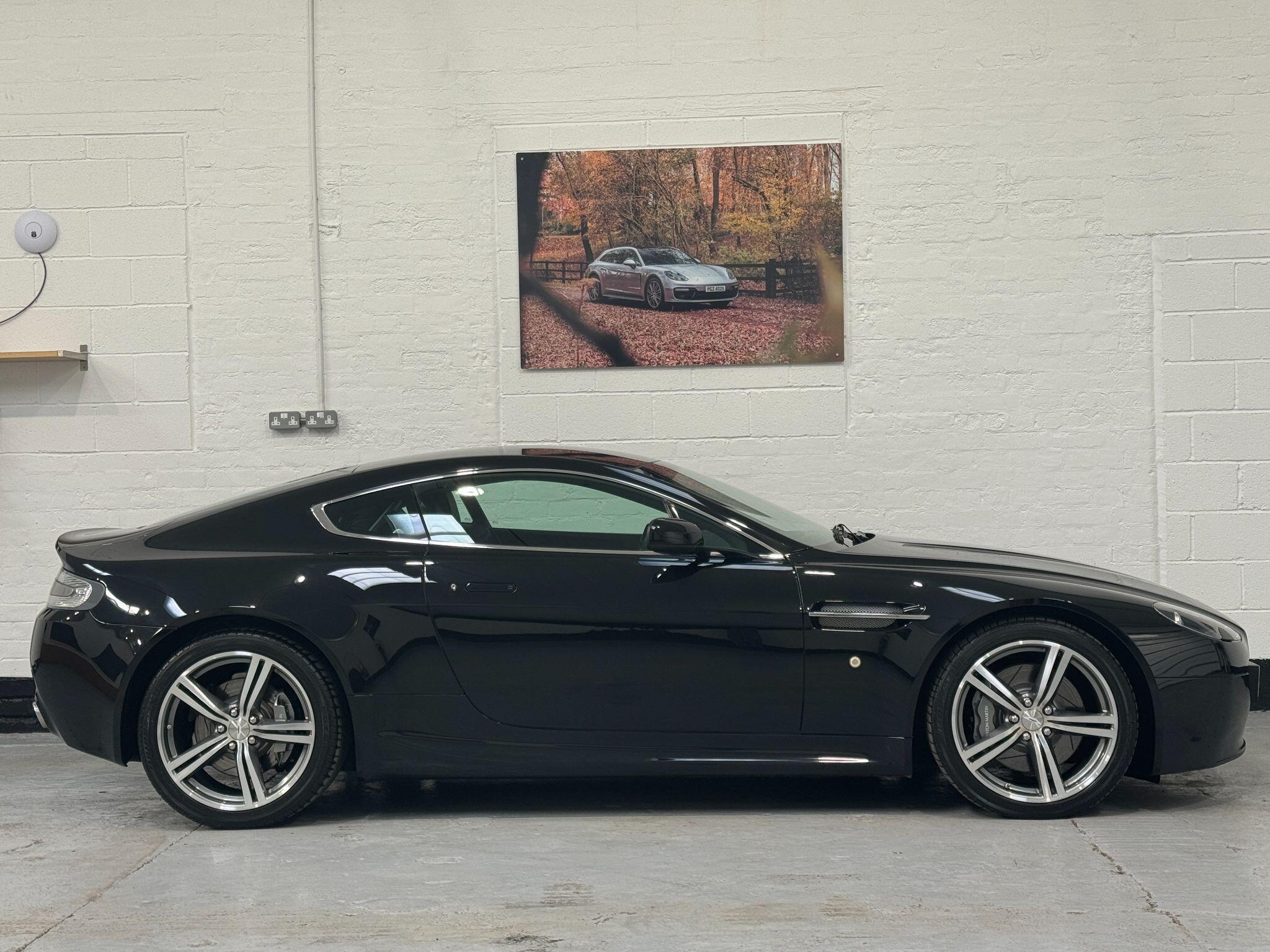 Aston Martin Vantage - Image 14