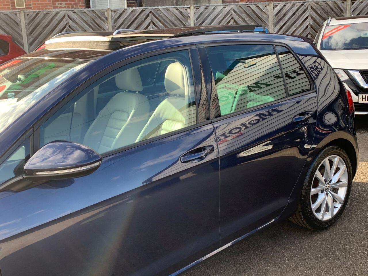 Volkswagen Golf - Image 8