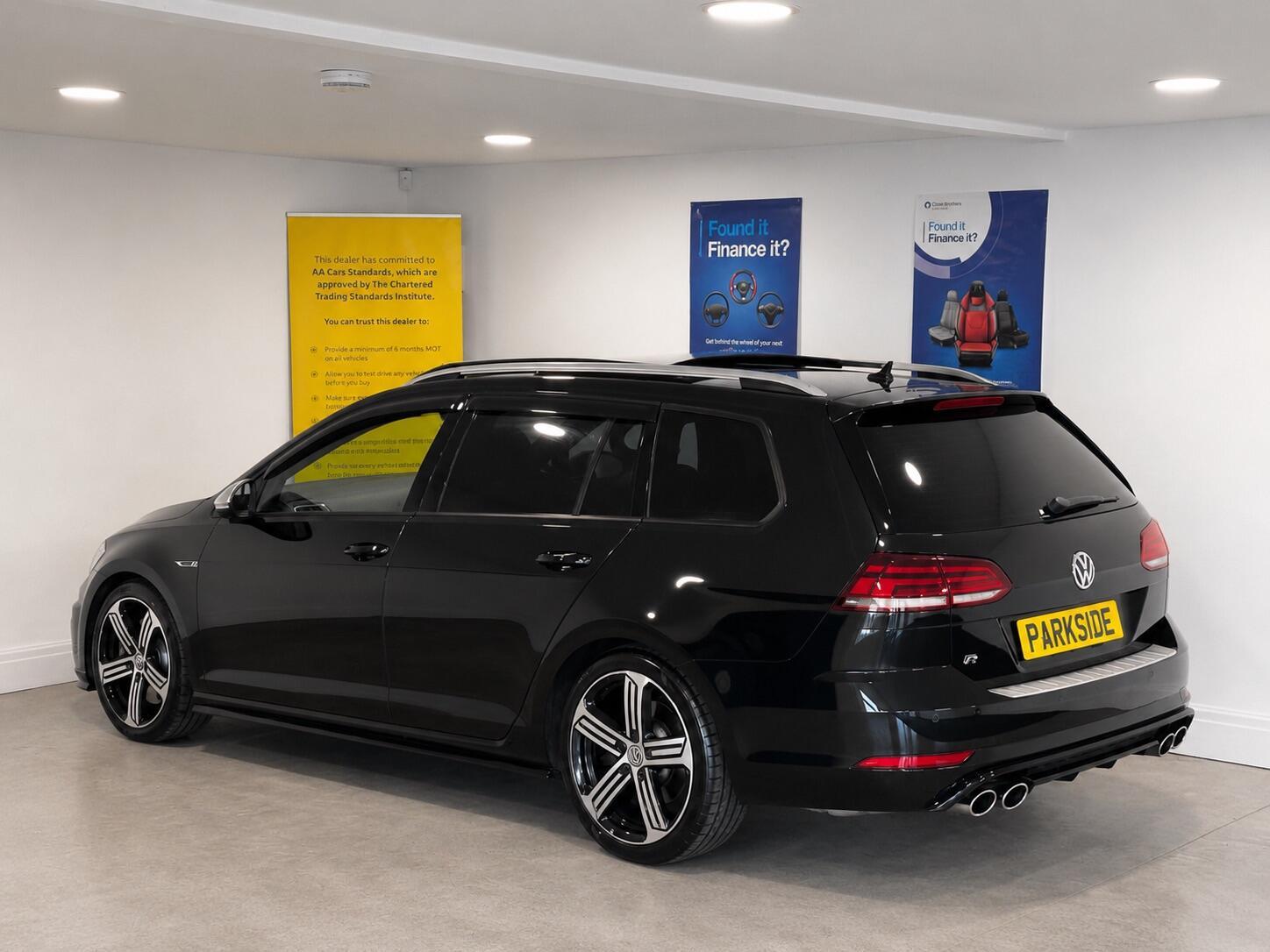 Volkswagen Golf - Image 4