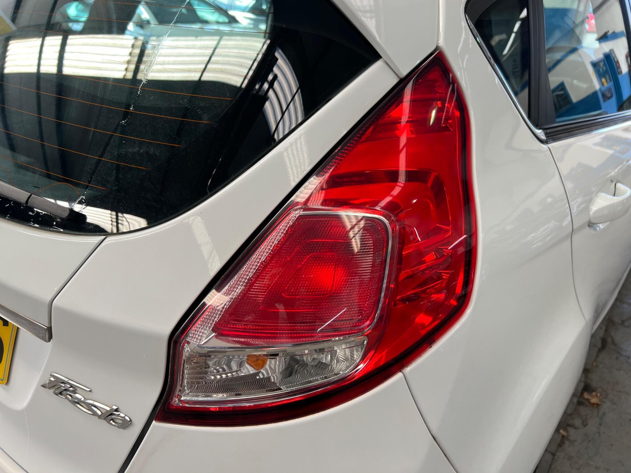 Ford Fiesta - Image 9