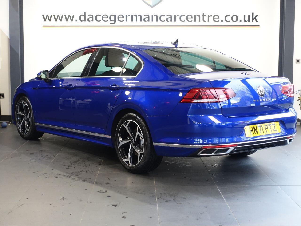 Volkswagen Passat - Image 13