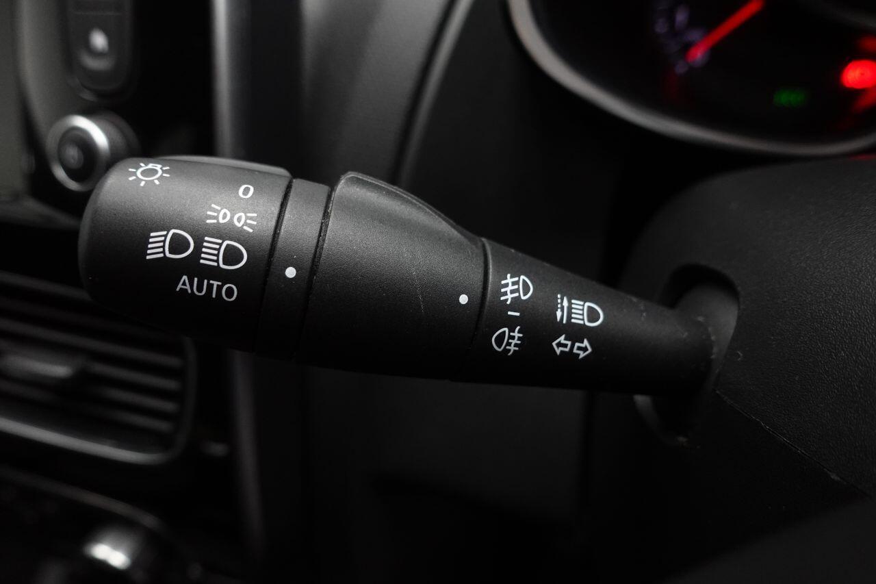 Renault Clio - Image 8