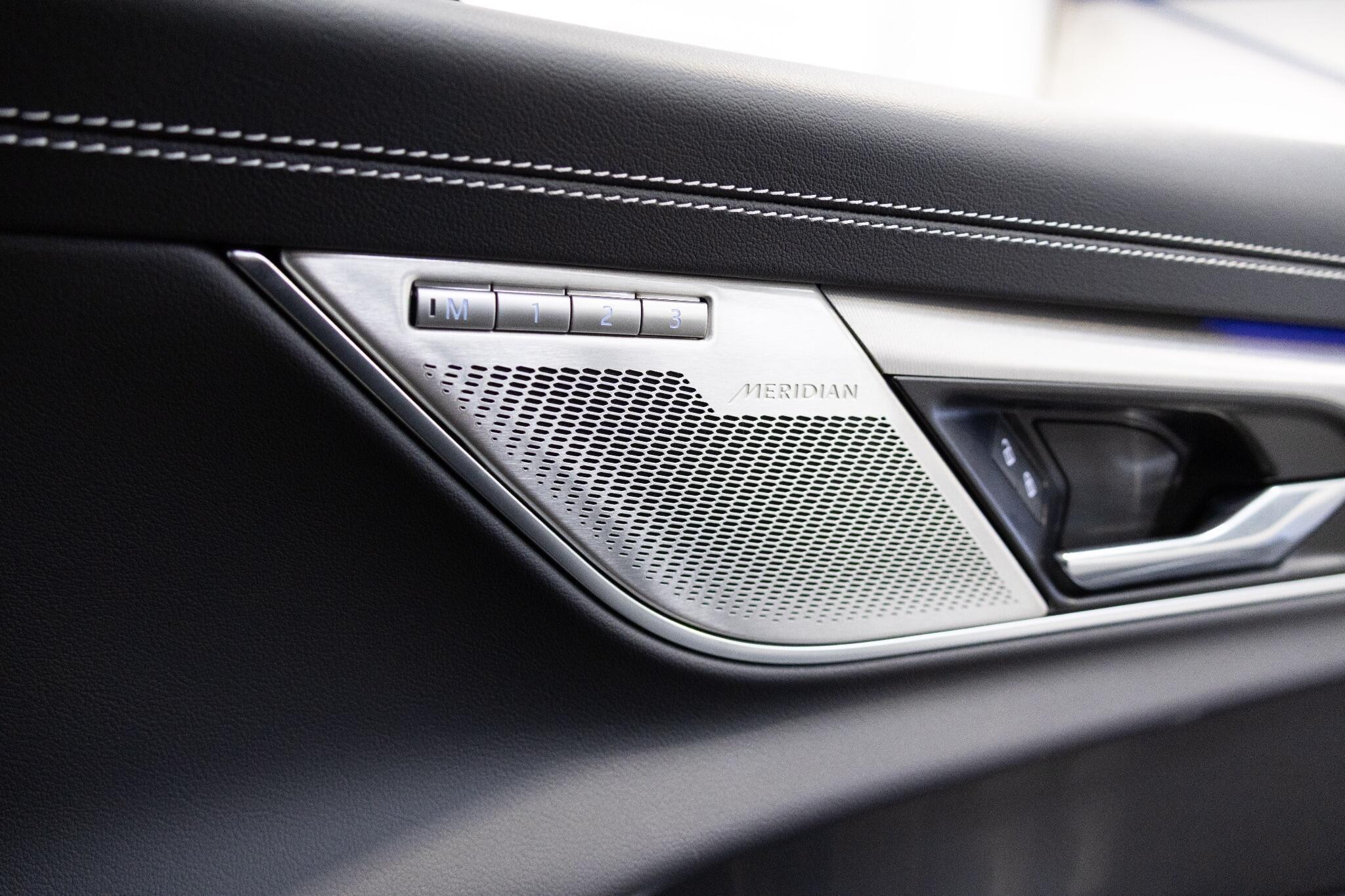 Jaguar XF - Image 25