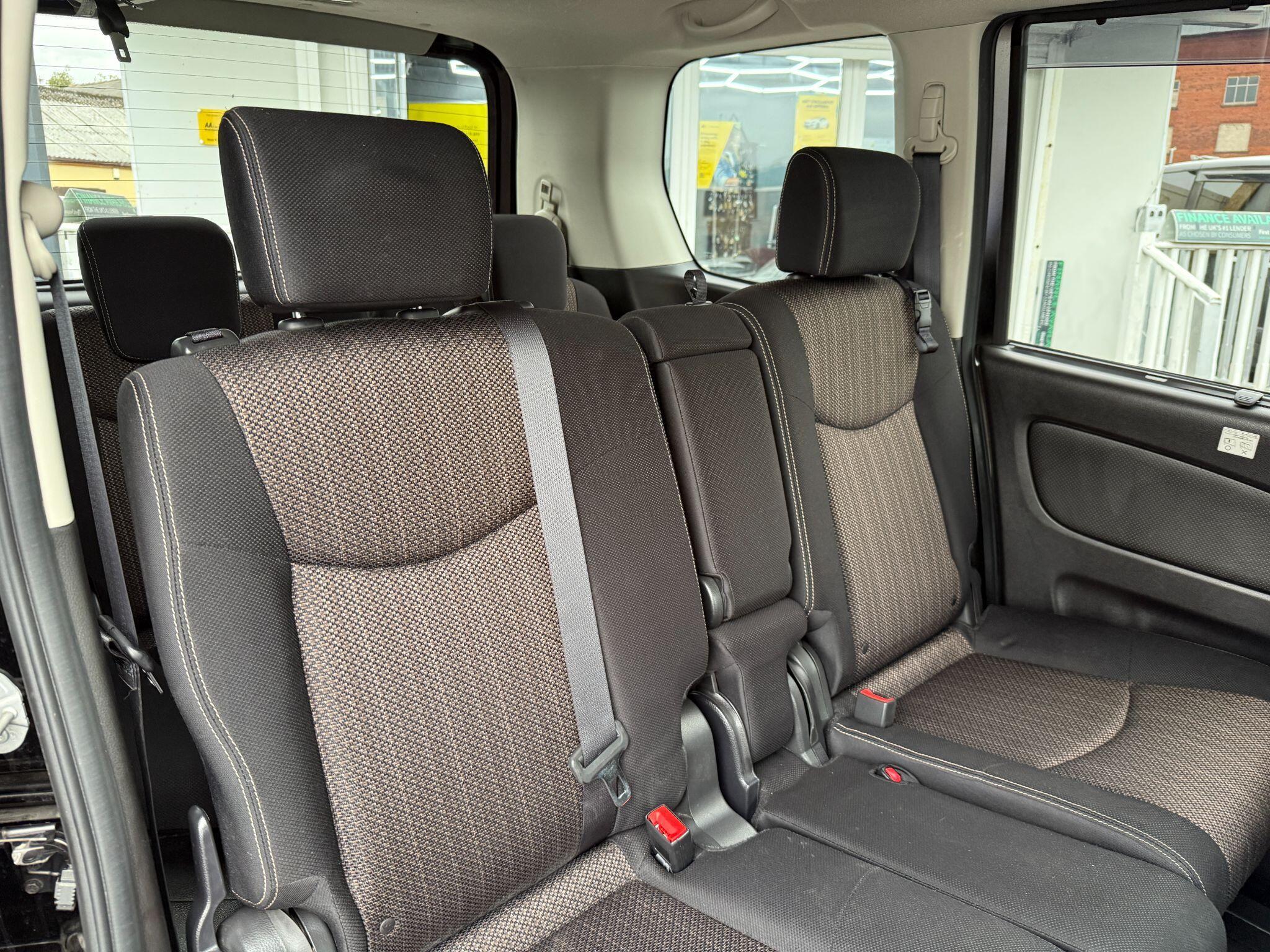 Nissan Serena - Image 36