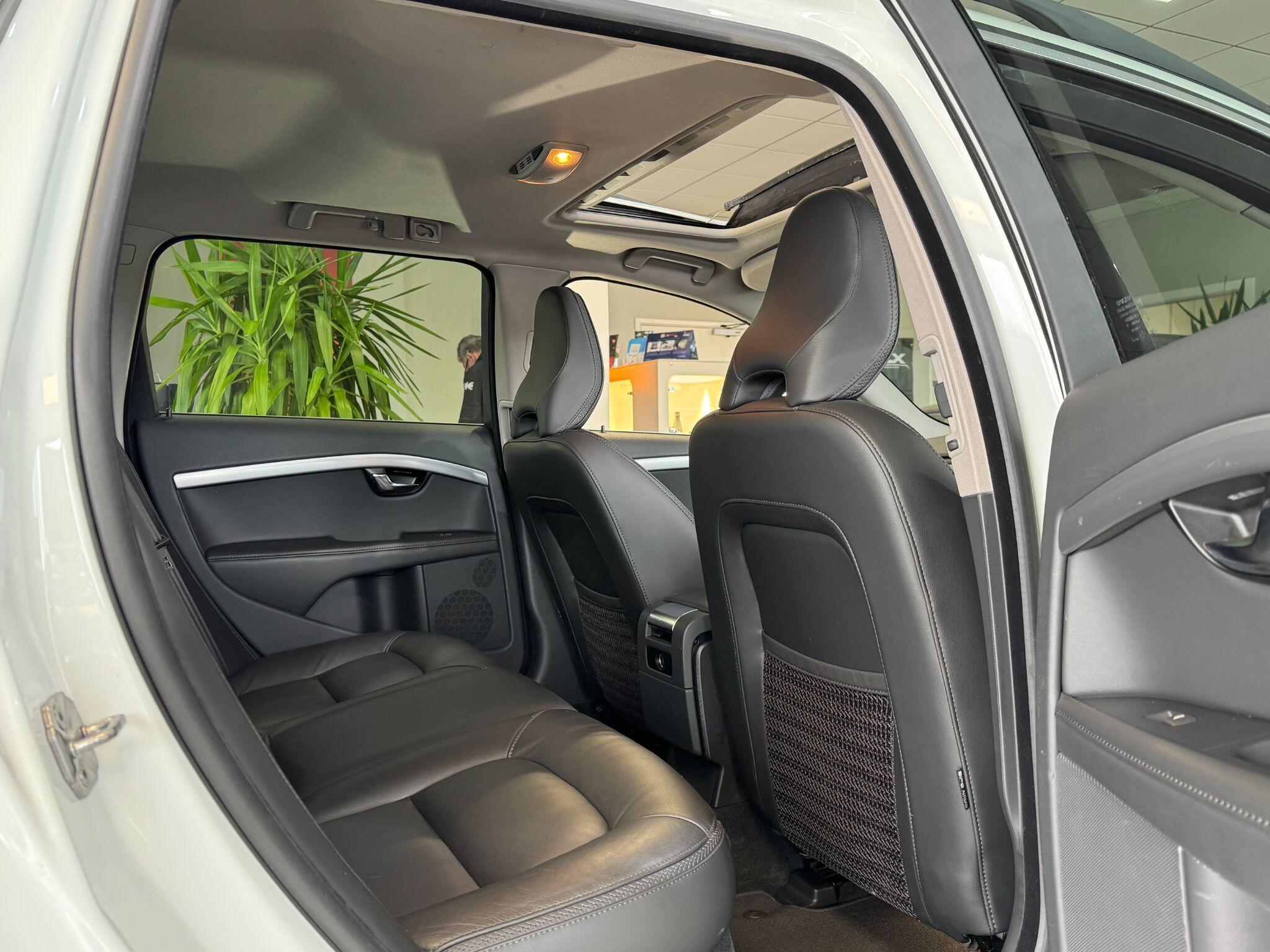 Volvo XC70 - Image 19