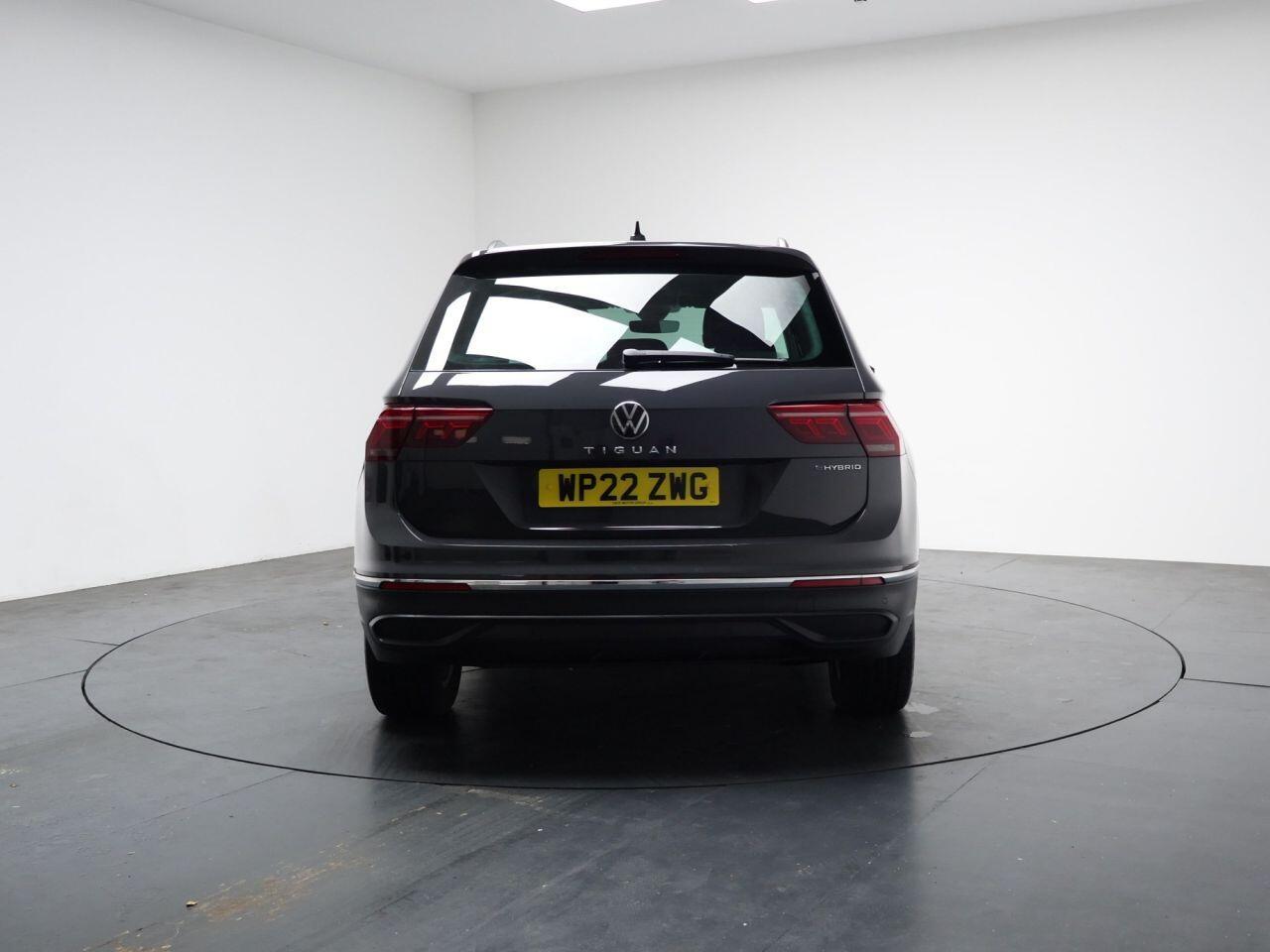 Volkswagen Tiguan - Image 11
