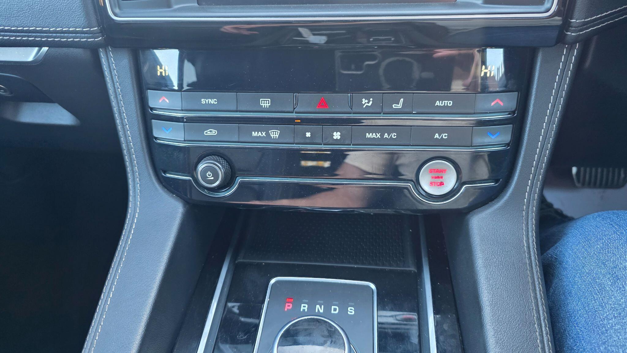 Jaguar F-Pace - Image 31