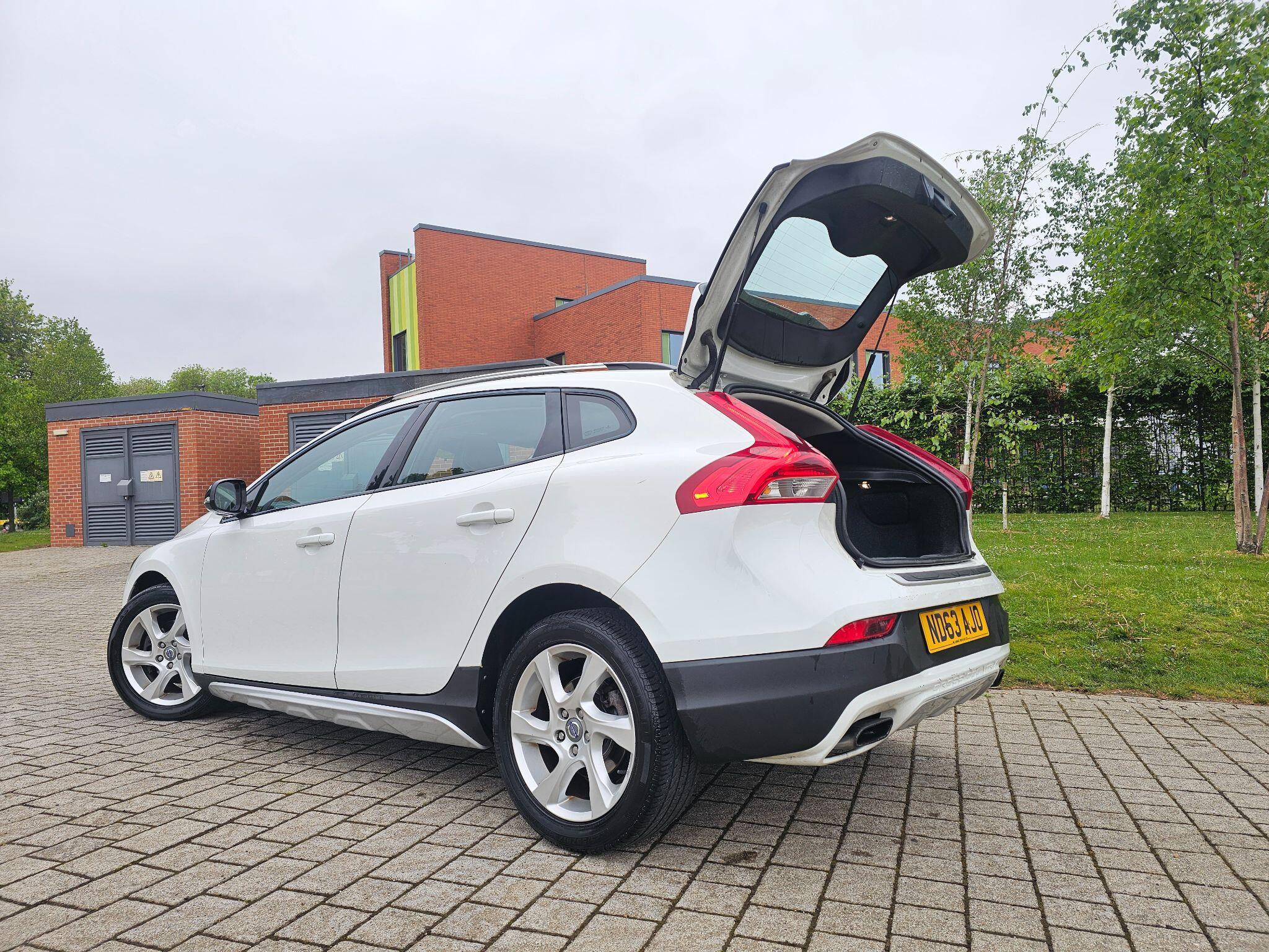 Volvo V40 CROSS COUNTRY - Image 22
