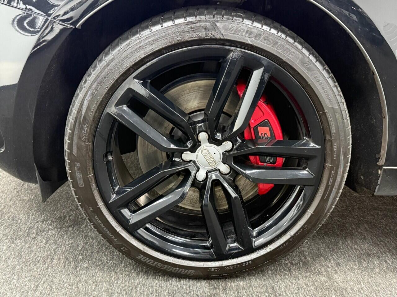 Audi SQ5 - Image 11
