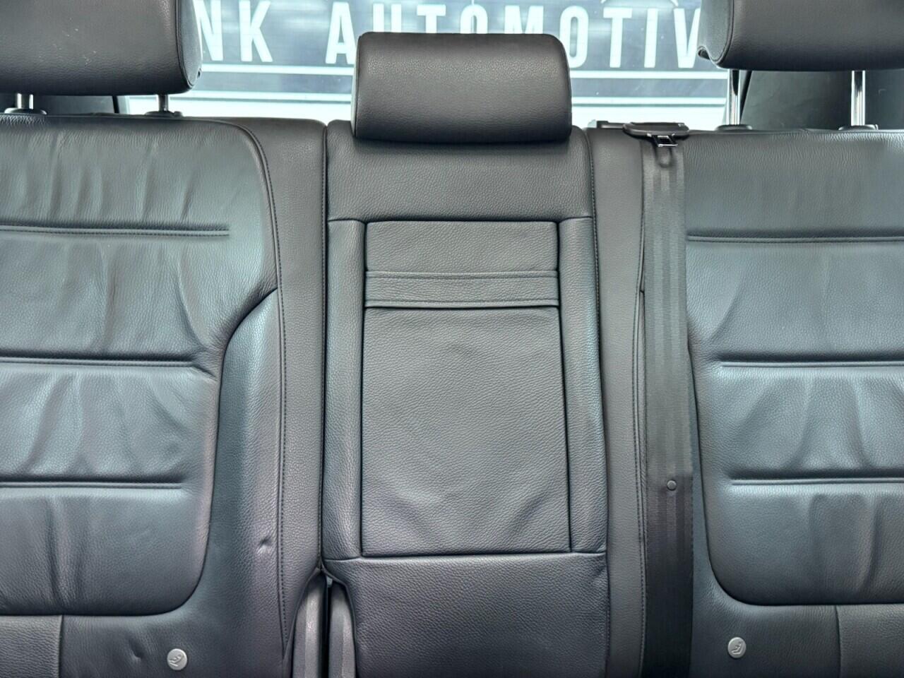 Volkswagen Touareg - Image 29