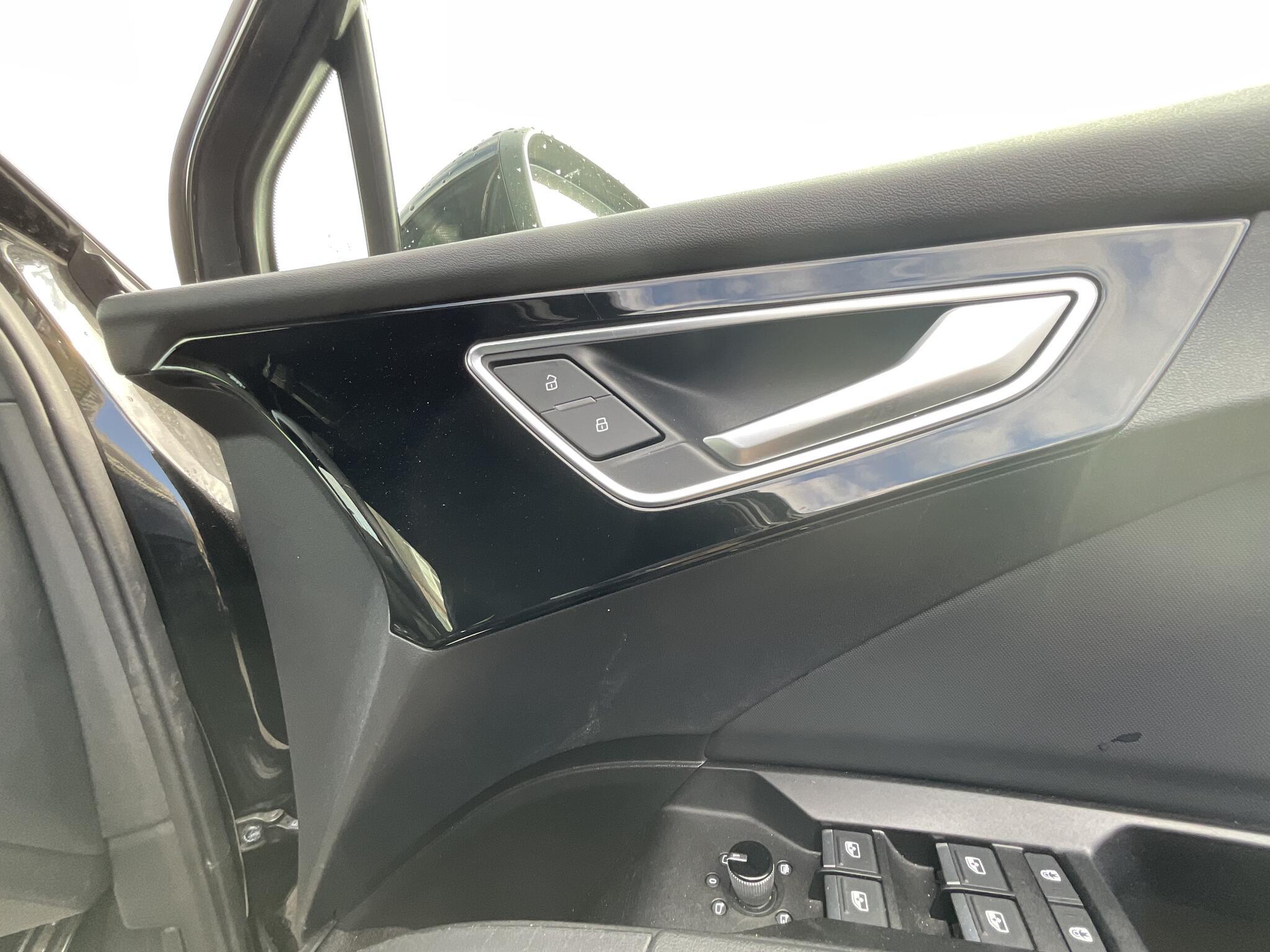 Audi Q4 E-Tron - Image 20