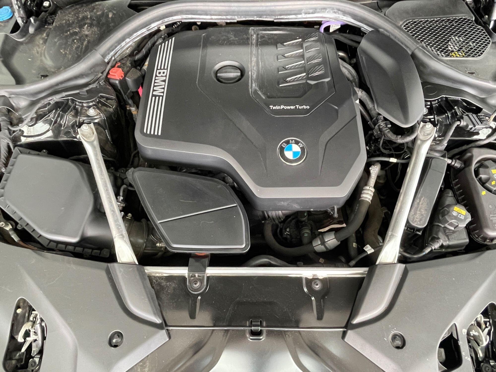BMW 5 Series - Image 19