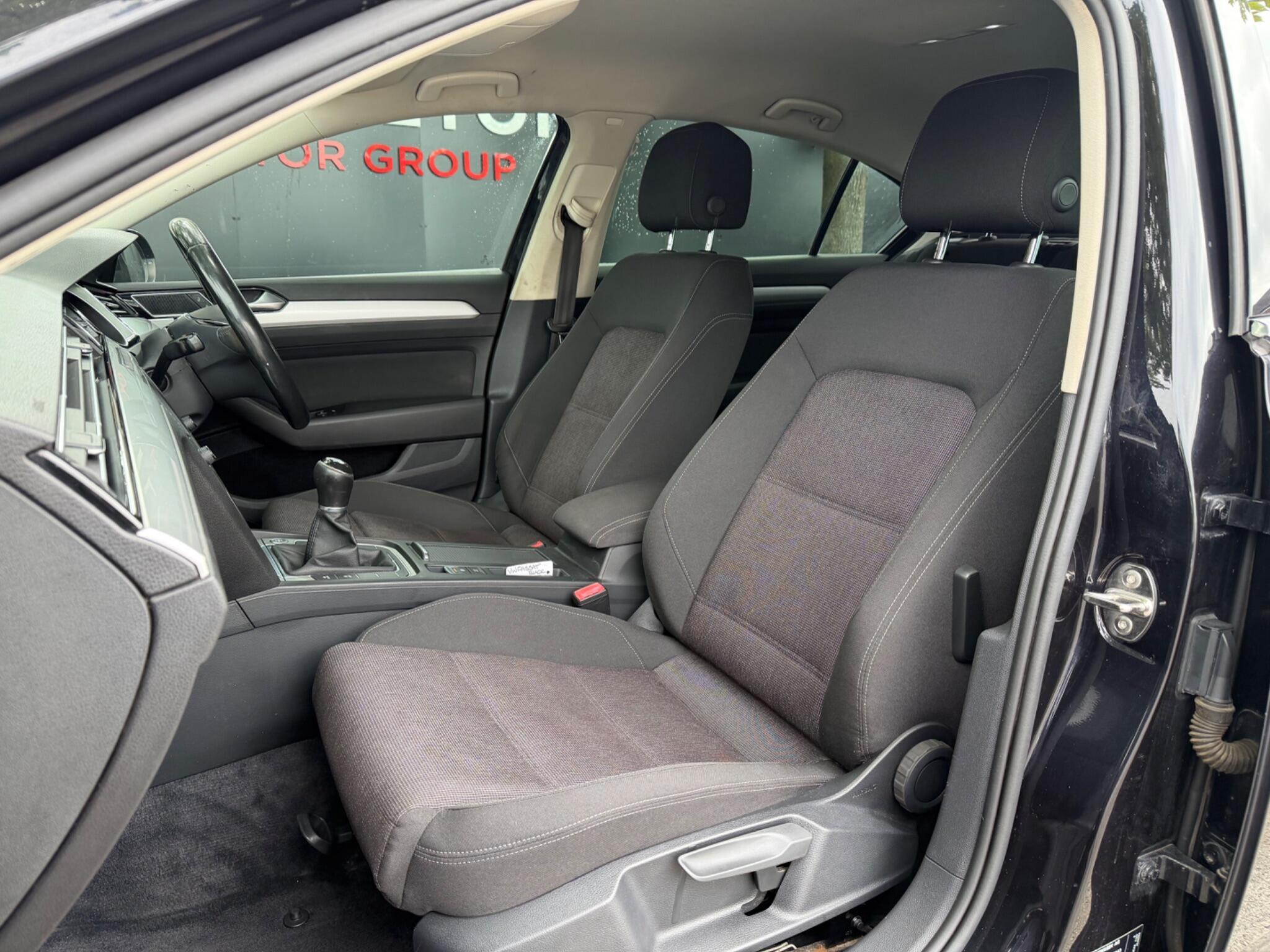 Volkswagen Passat - Image 10