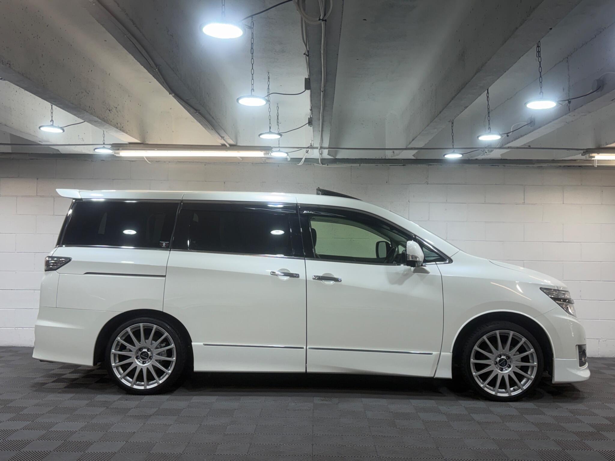 Nissan Elgrand - Image 6