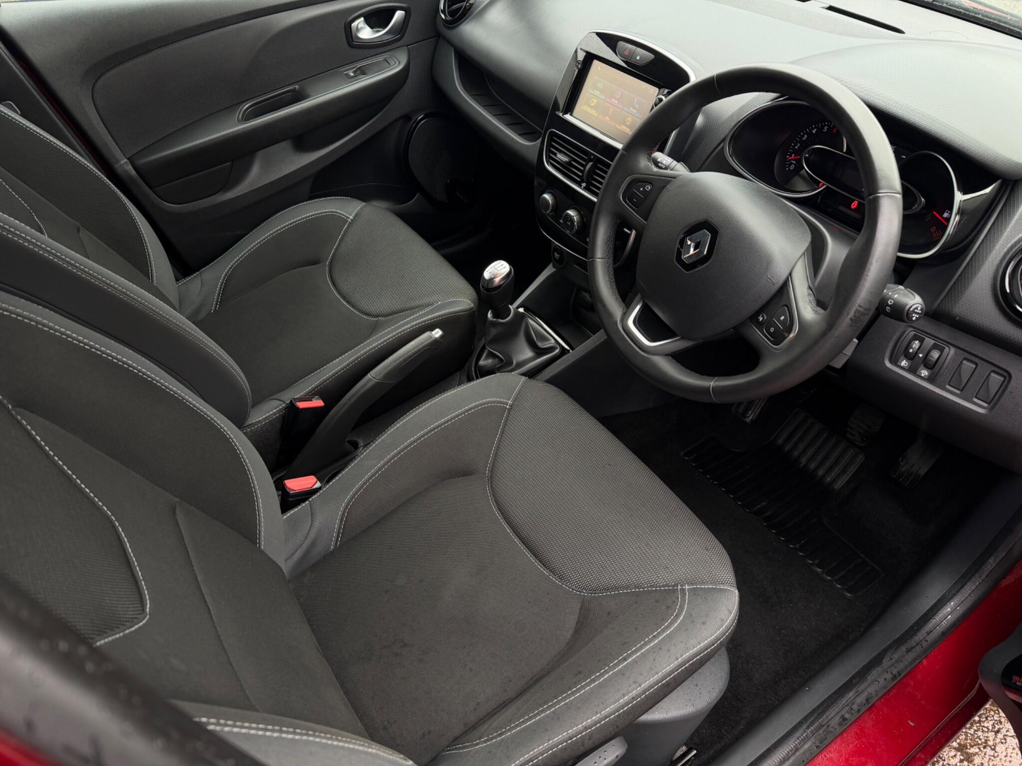 Renault Clio - Image 11