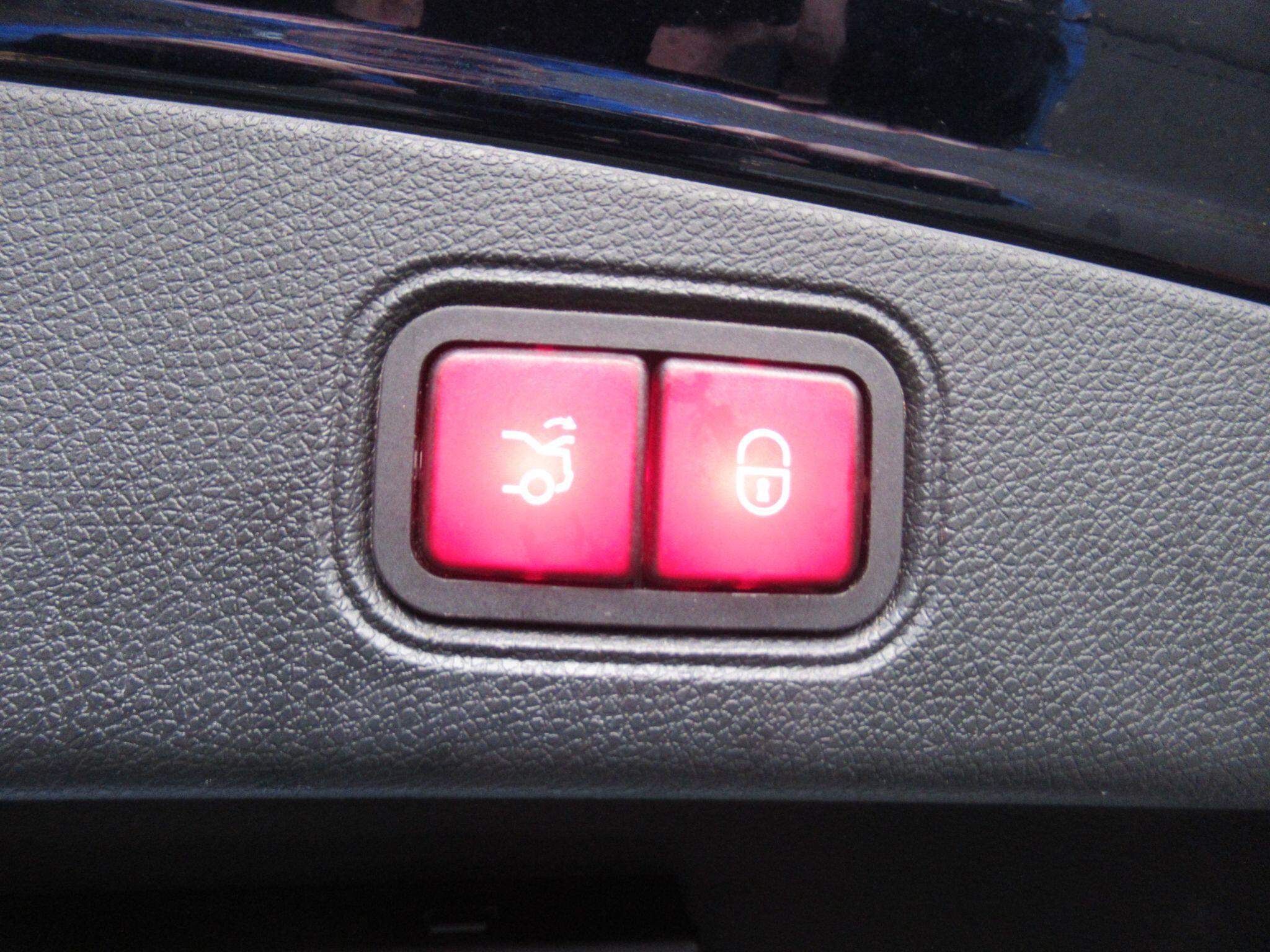 Mercedes E Class - Image 21