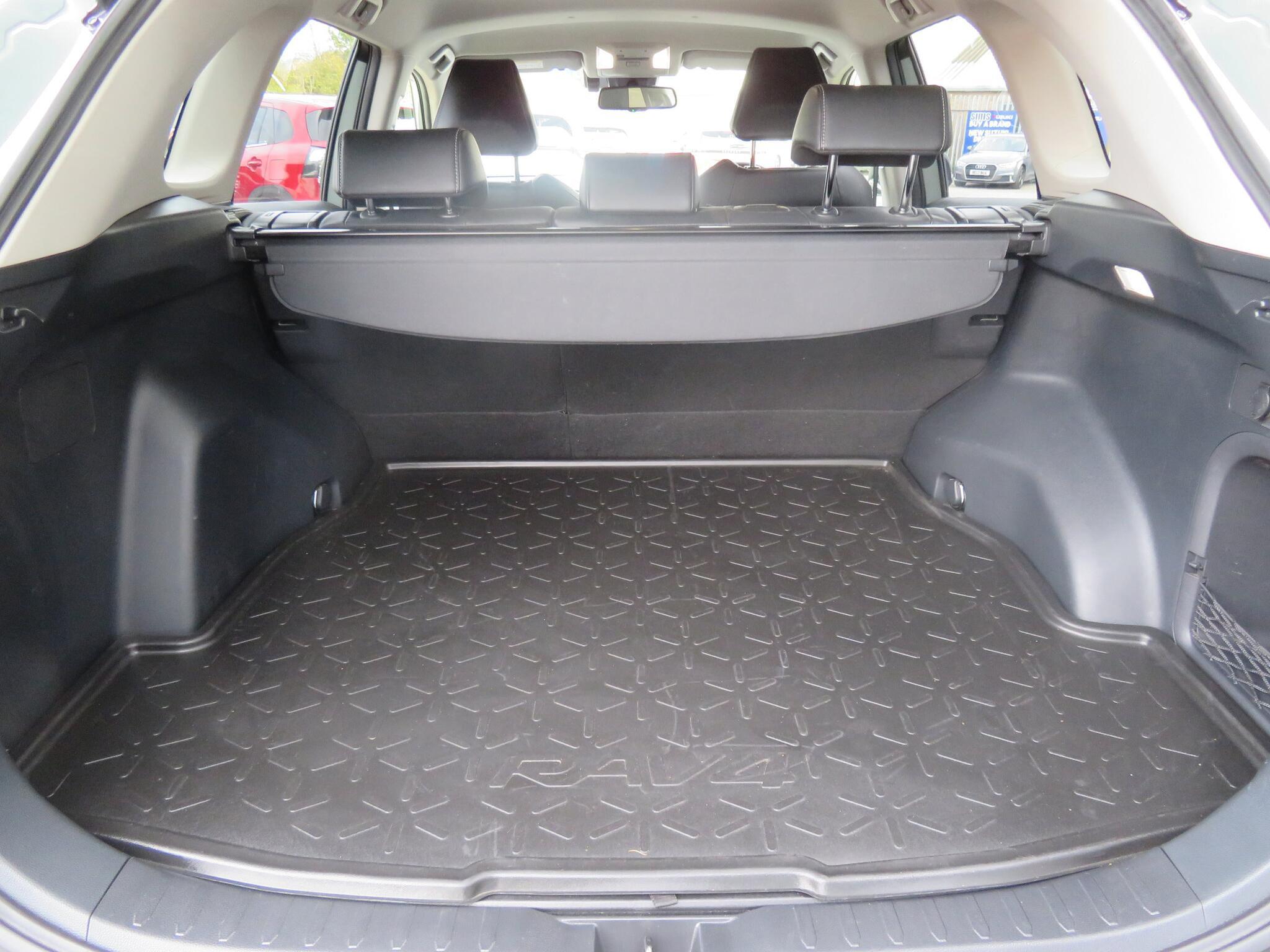 Toyota RAV4 - Image 11