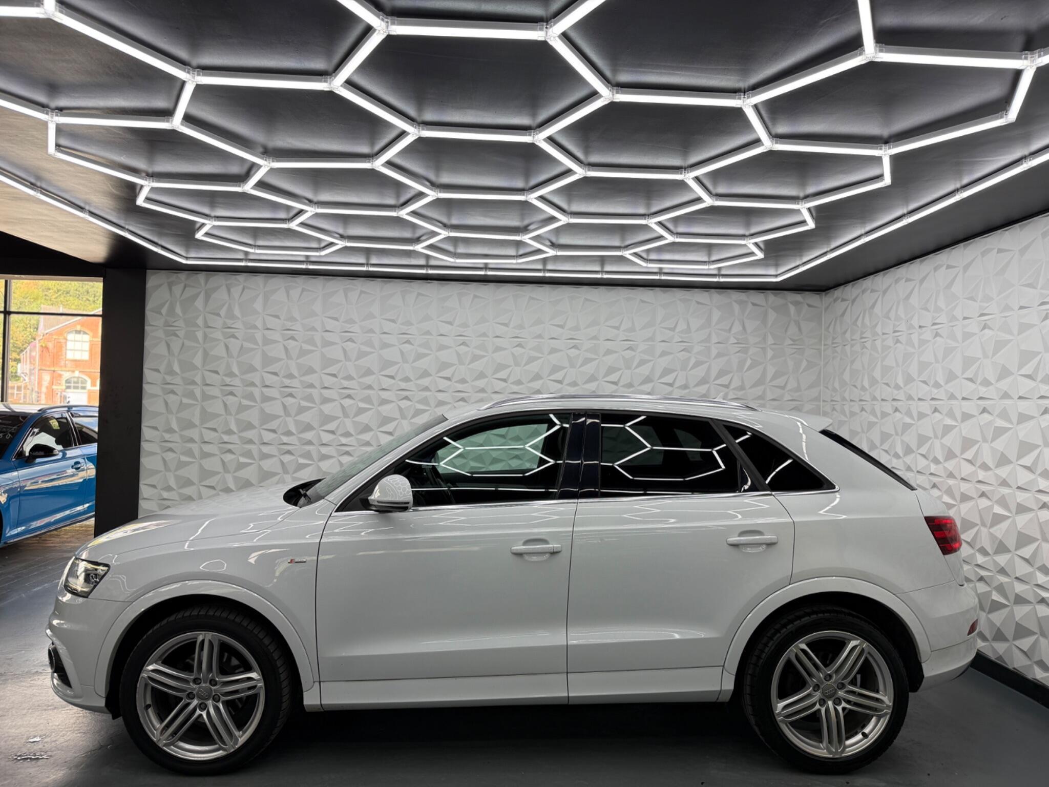 Audi Q3 - Image 6