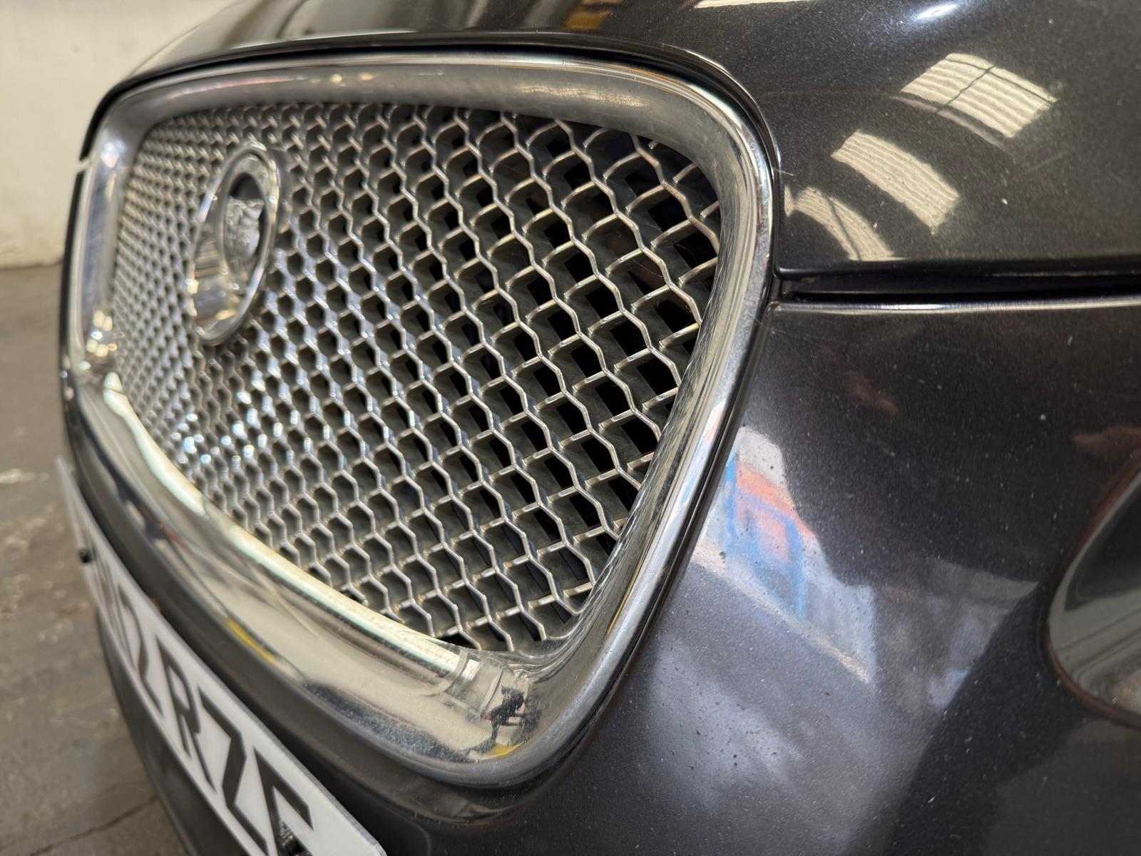 Jaguar XF - Image 11