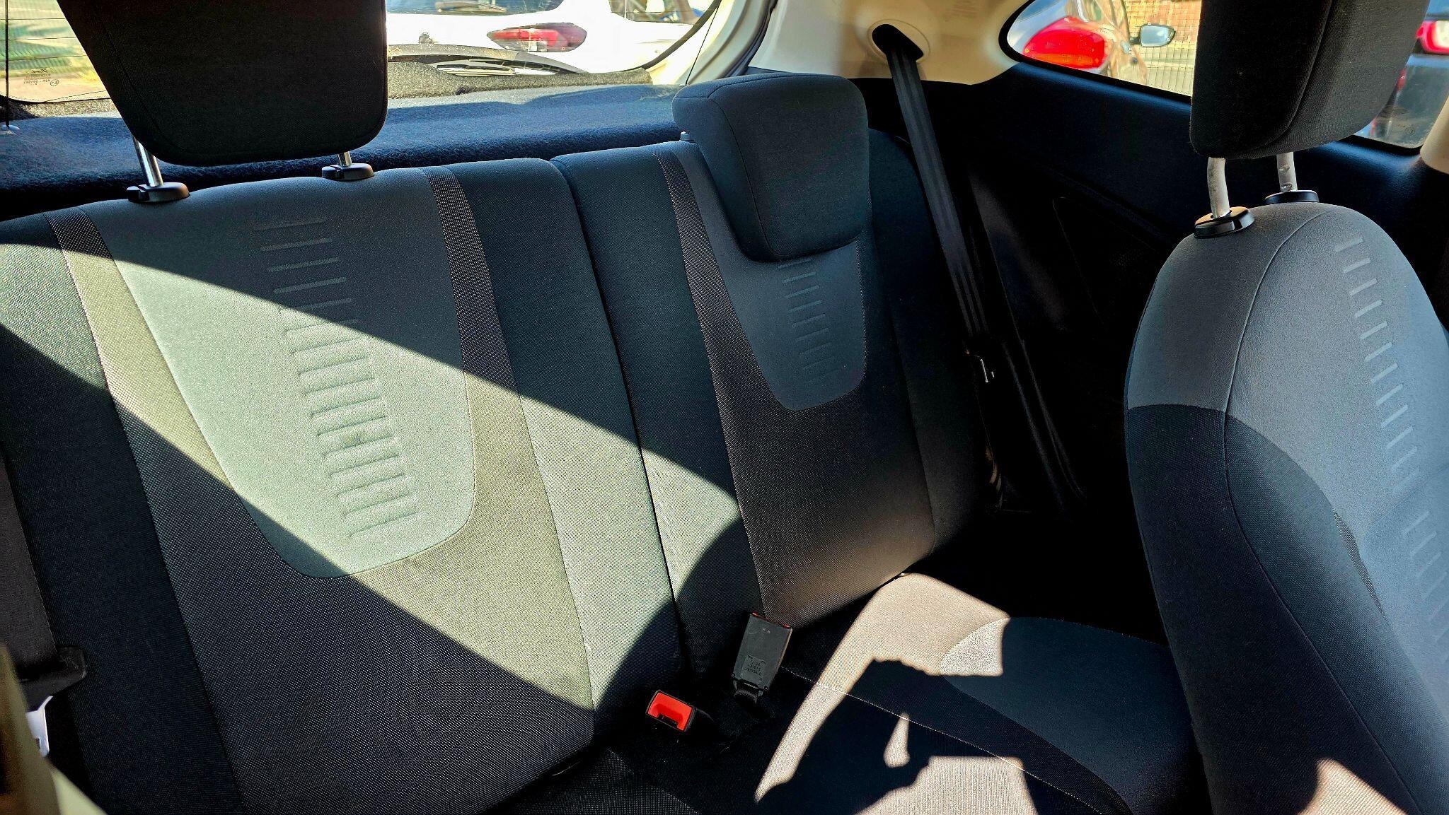 Ford KA - Image 17