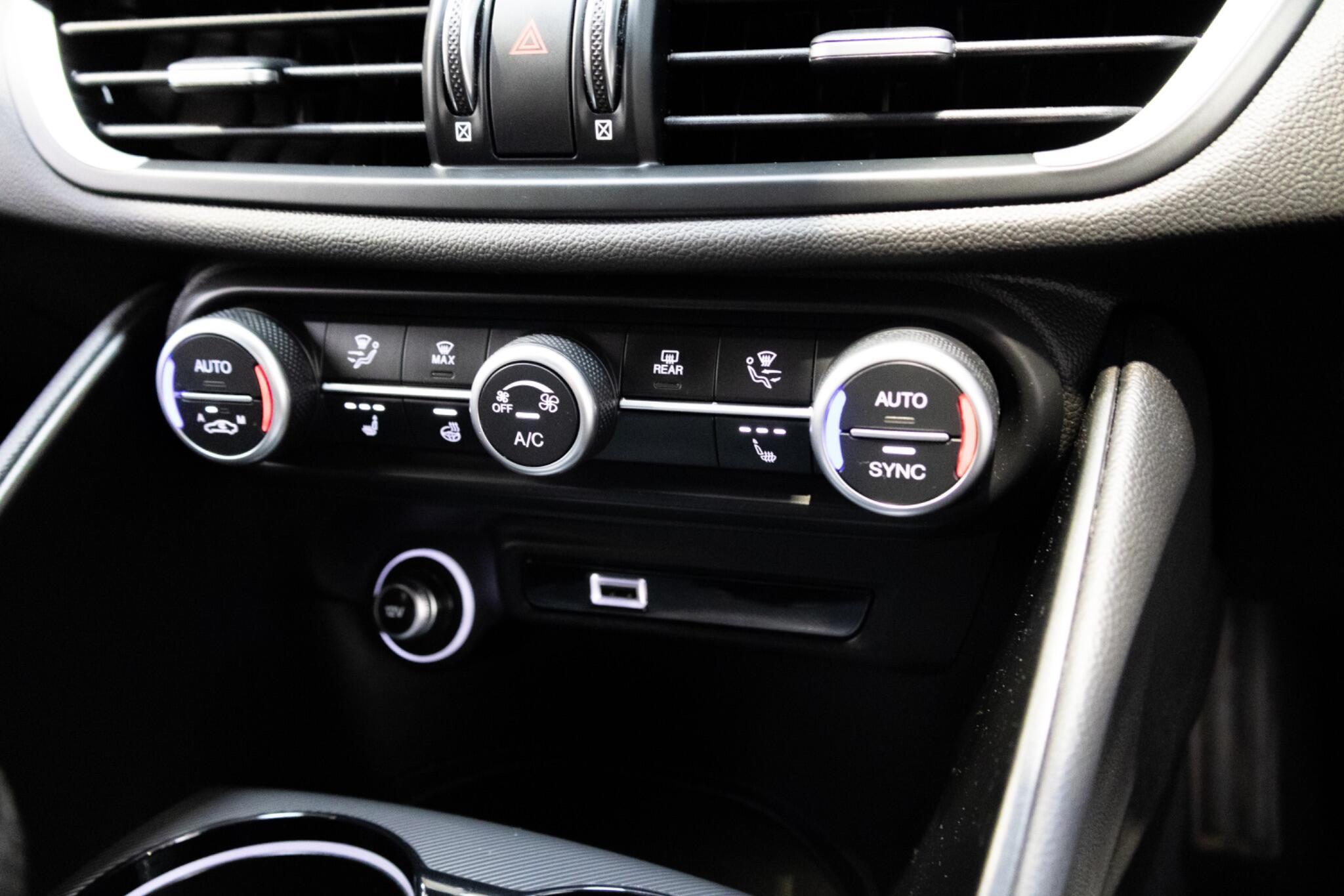 Alfa Romeo Giulia - Image 31