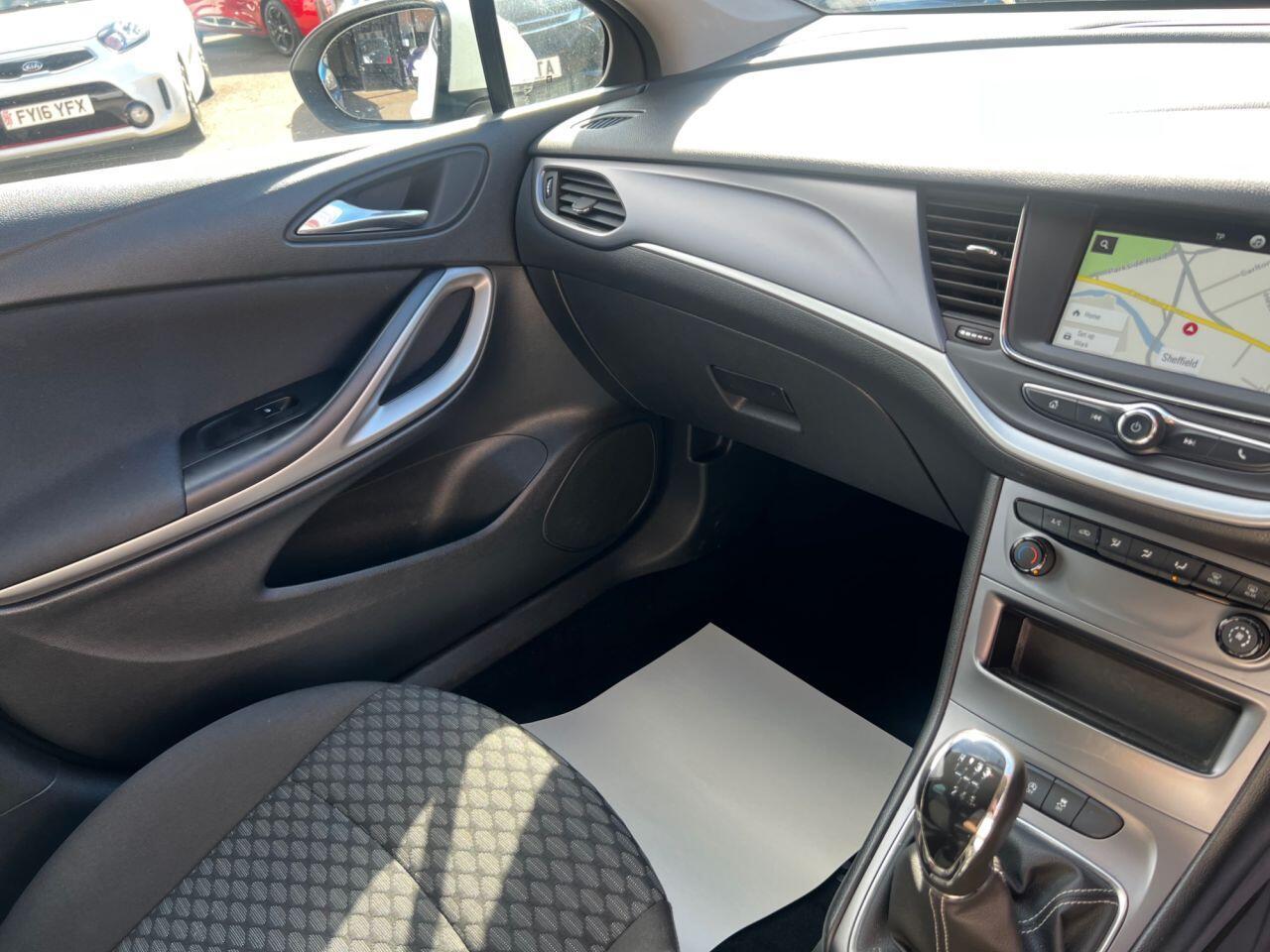 Vauxhall Astra - Image 30