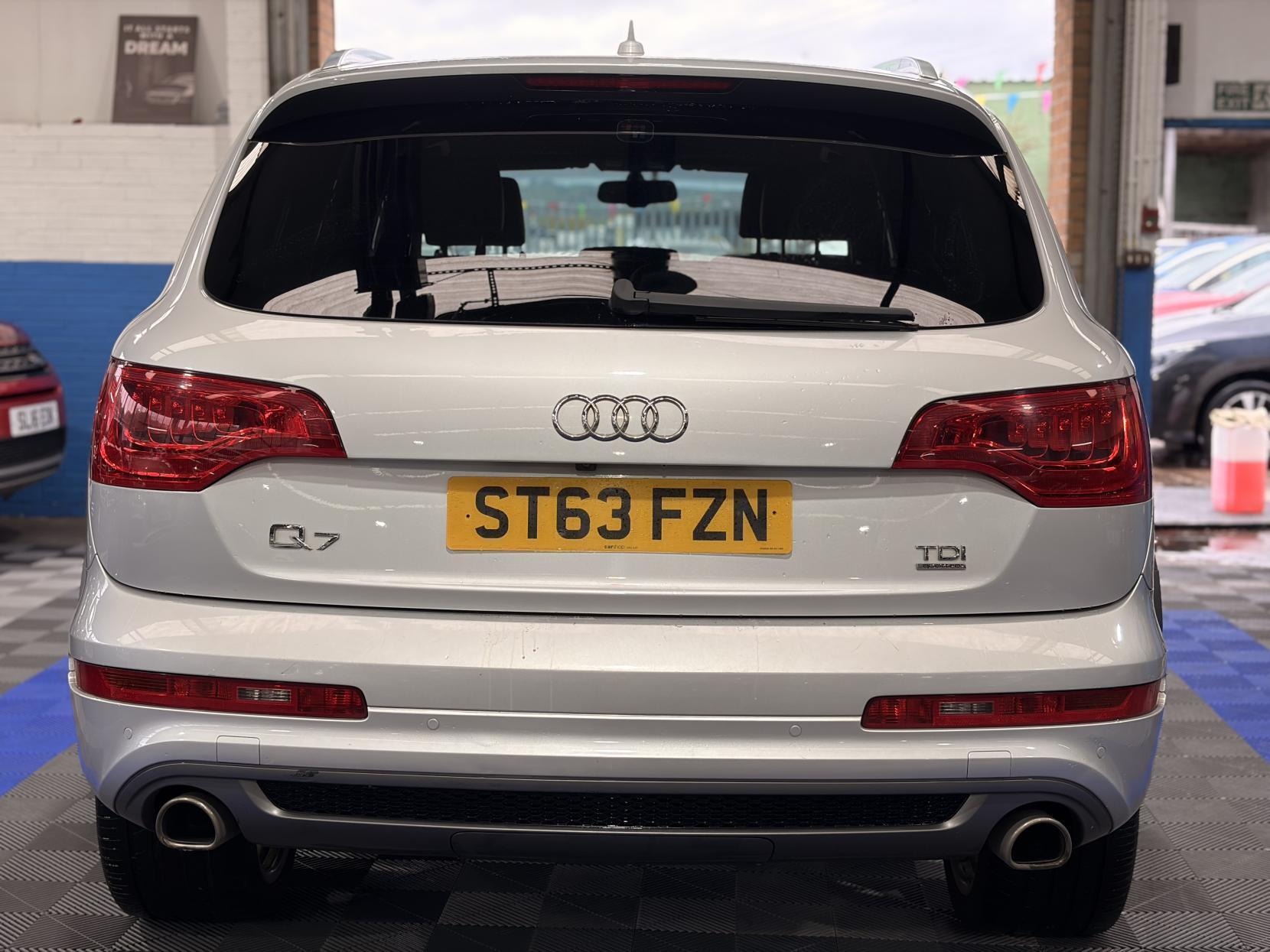 Audi Q7 - Image 6