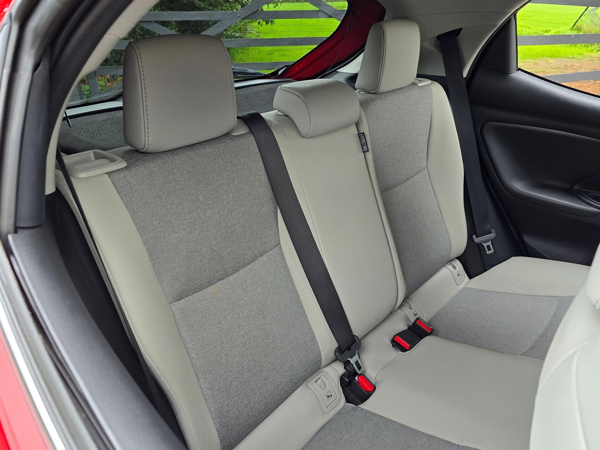 Toyota Yaris - Image 5
