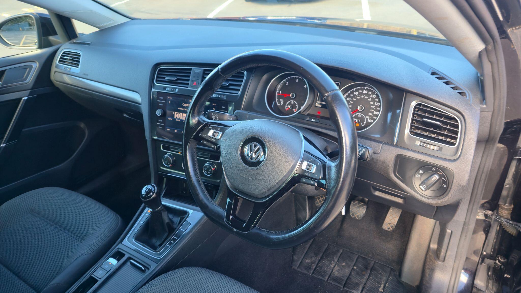 Volkswagen Golf - Image 13