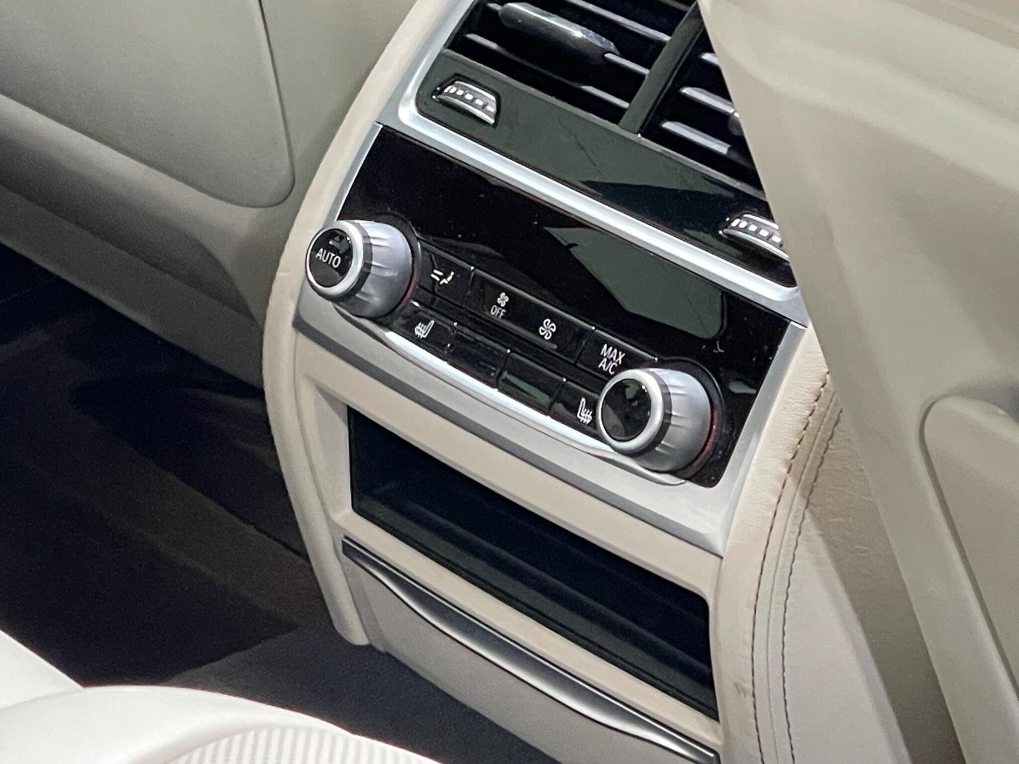 BMW 7 Series - Image 13