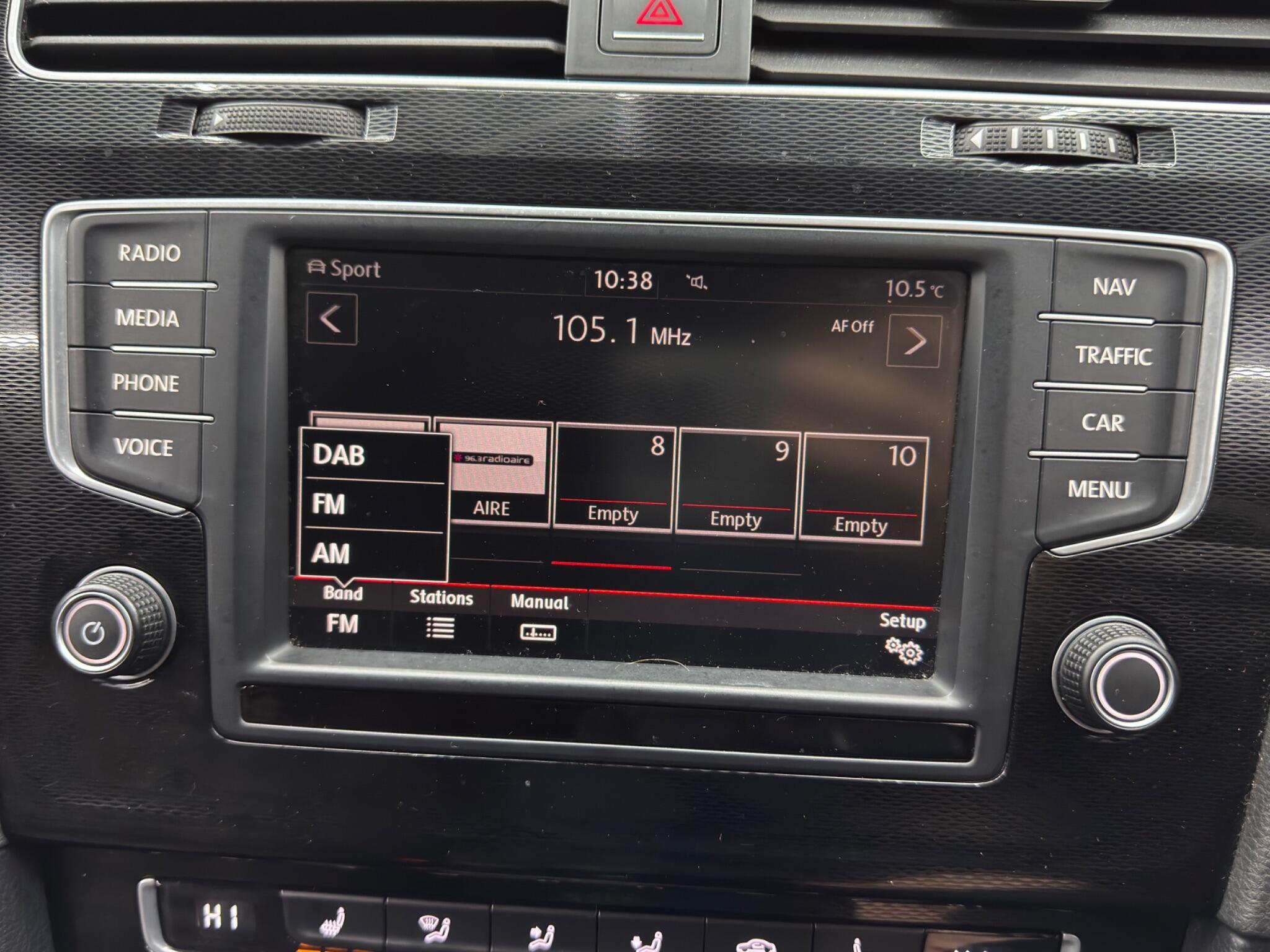 Volkswagen Golf - Image 31