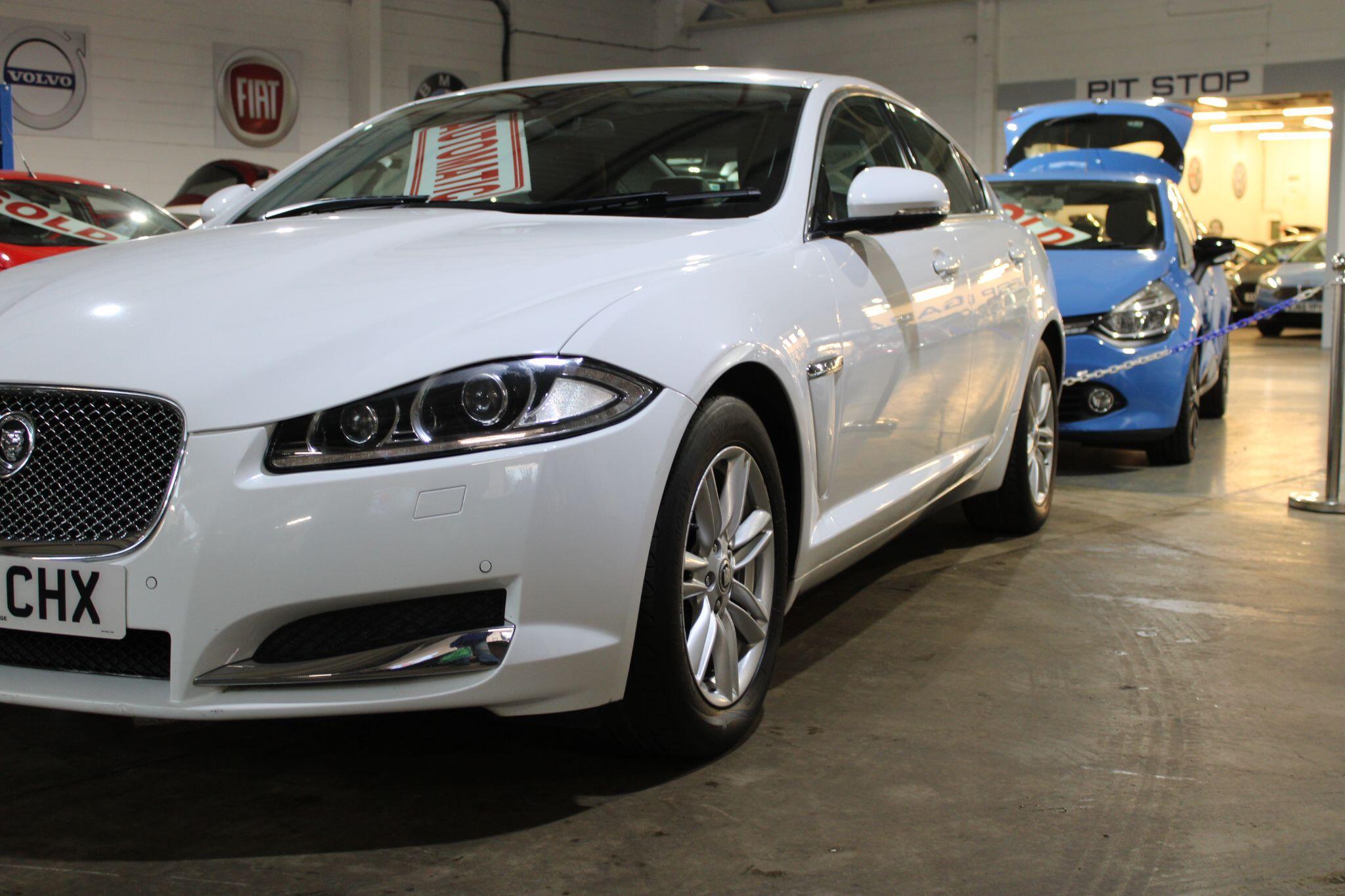 Jaguar XF - Image 10