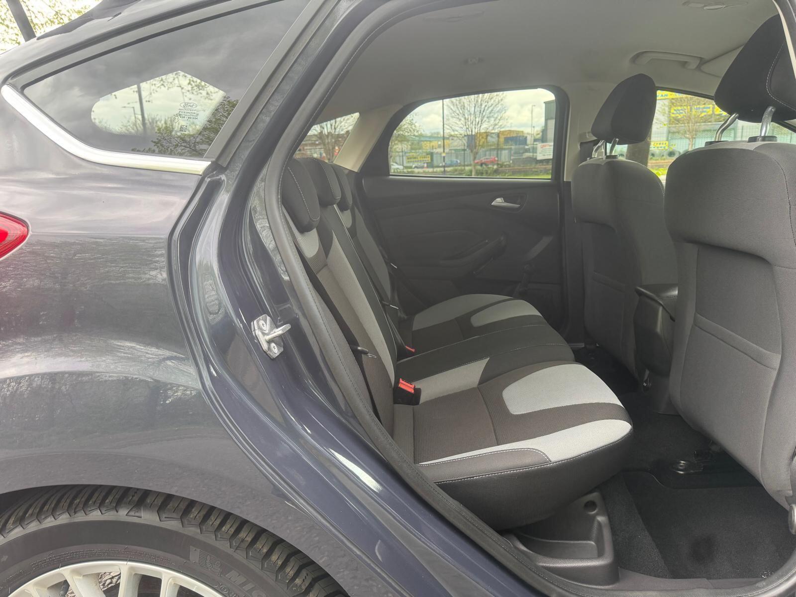 Ford Focus - Image 23