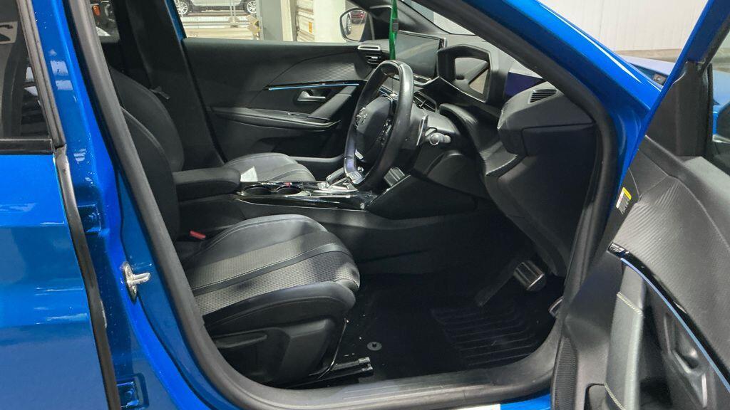 Peugeot 208 - Image 2