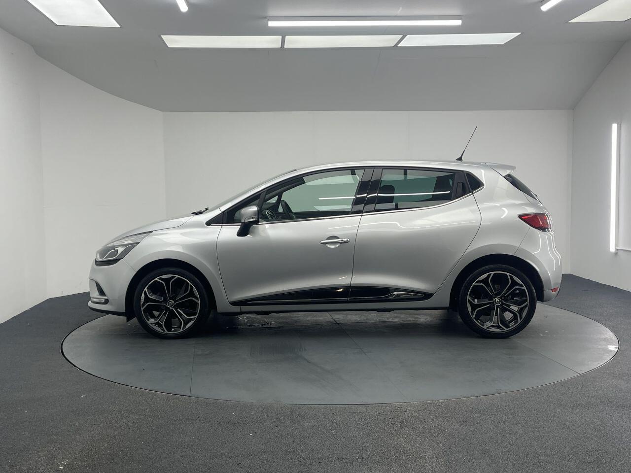 Renault Clio - Image 6