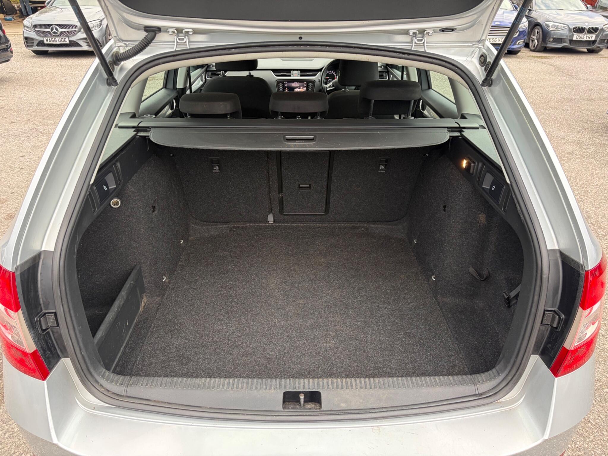 Skoda Octavia - Image 30