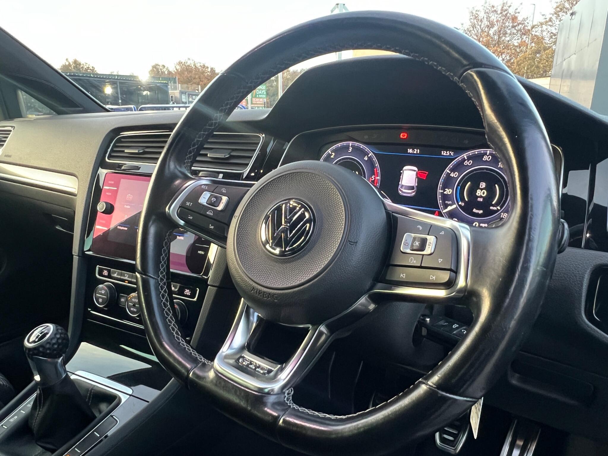 Volkswagen Golf - Image 19