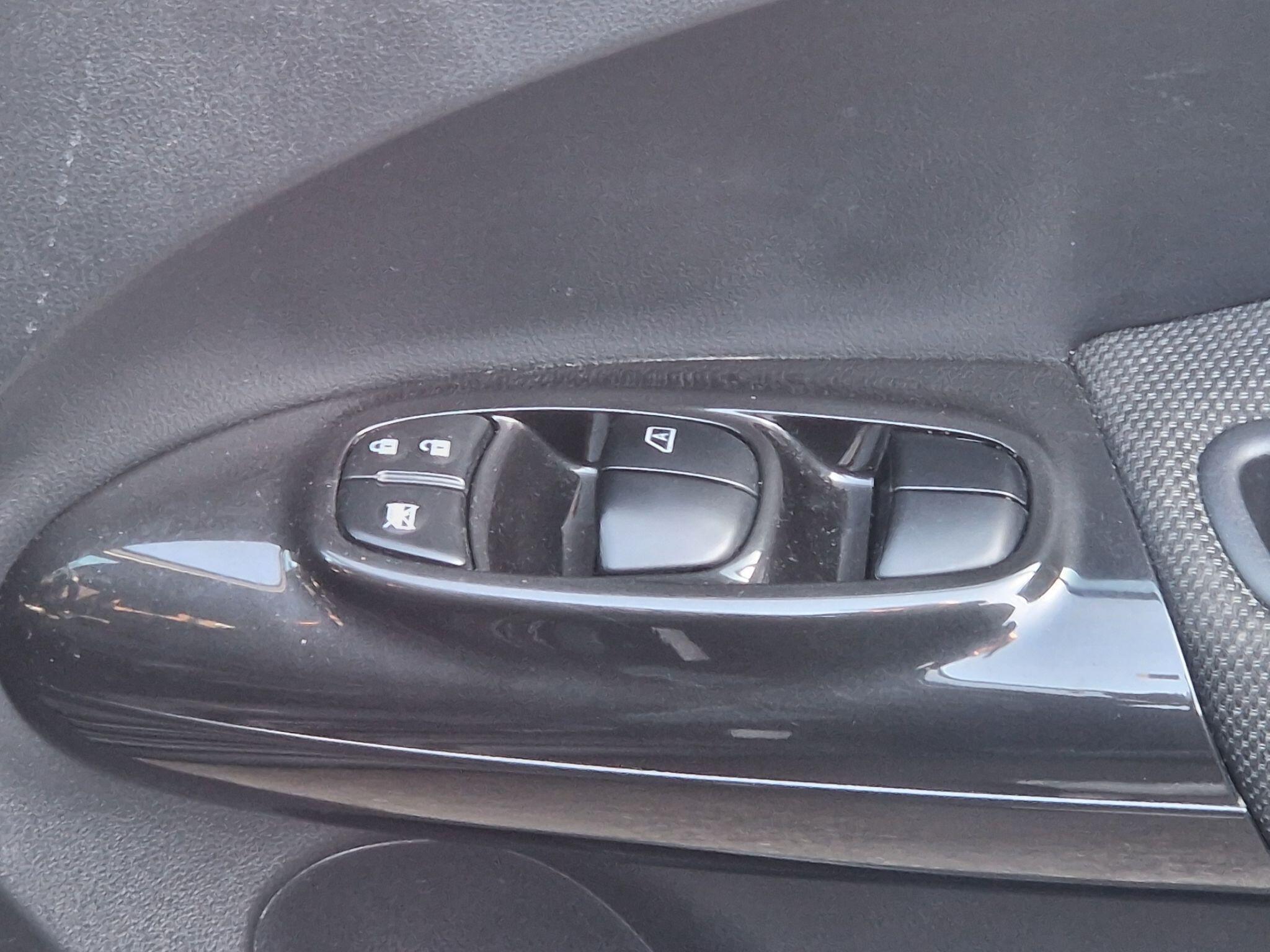 Nissan Juke - Image 20