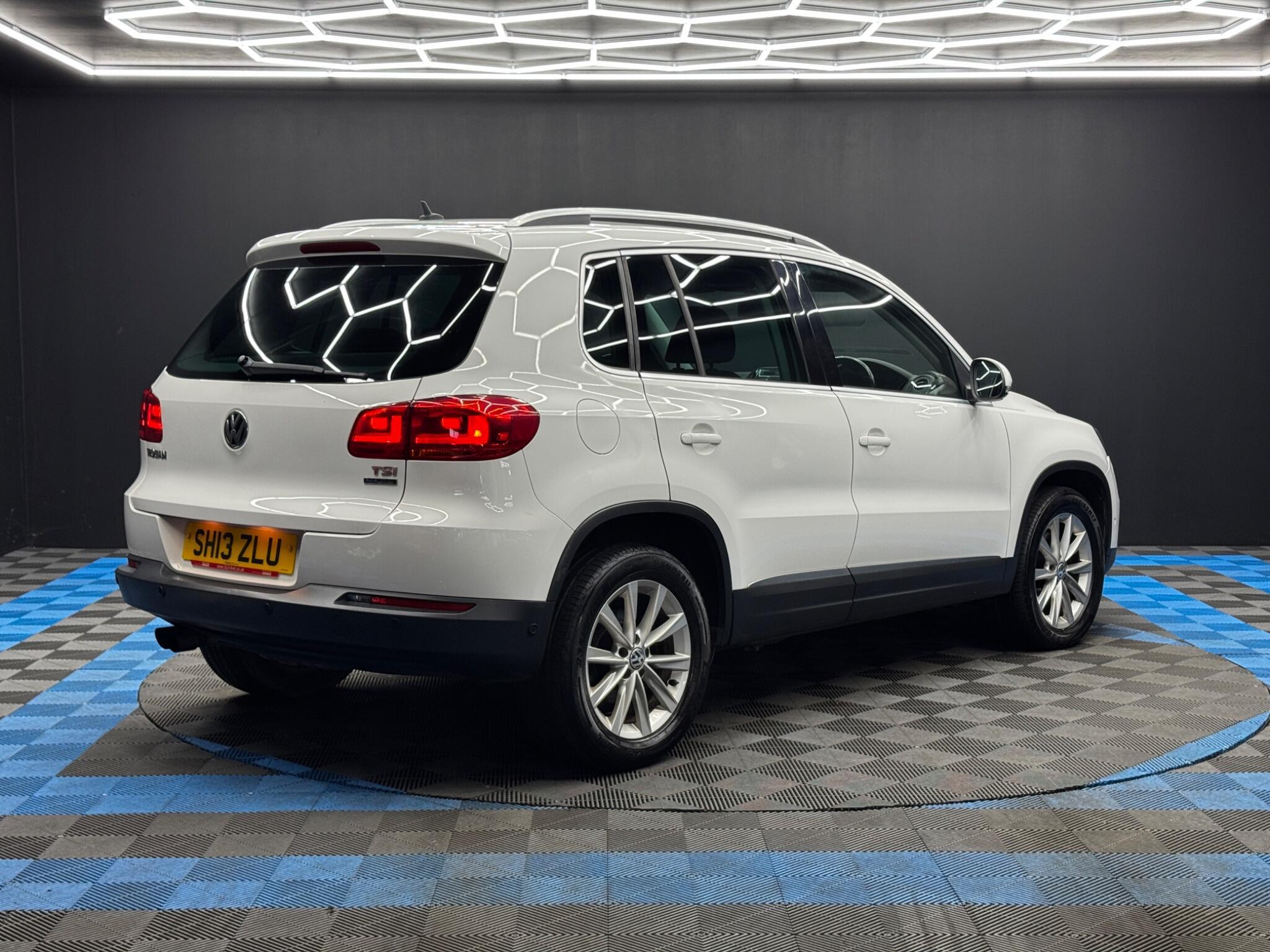 Volkswagen Tiguan - Image 5