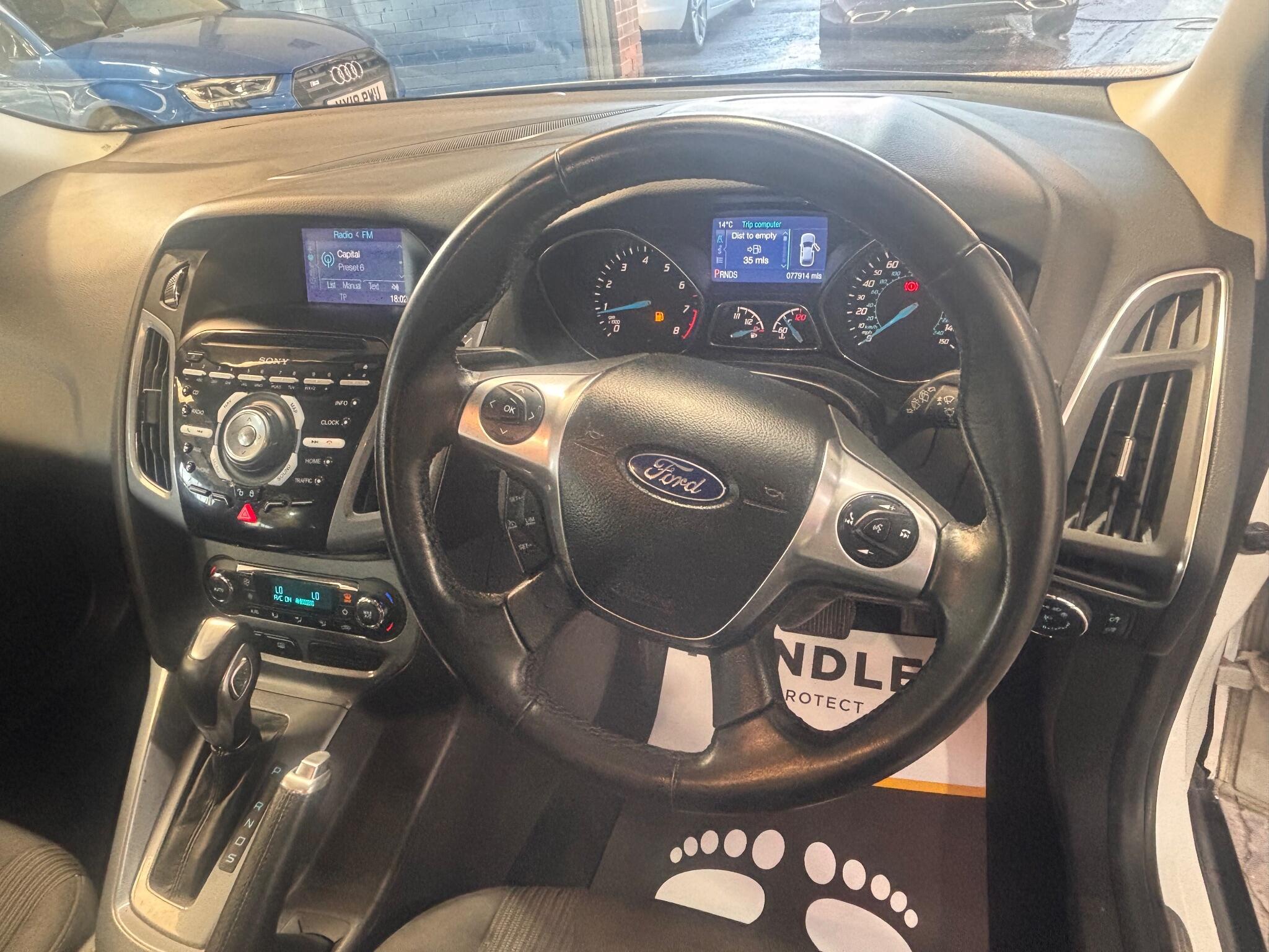 Ford Focus - Image 27