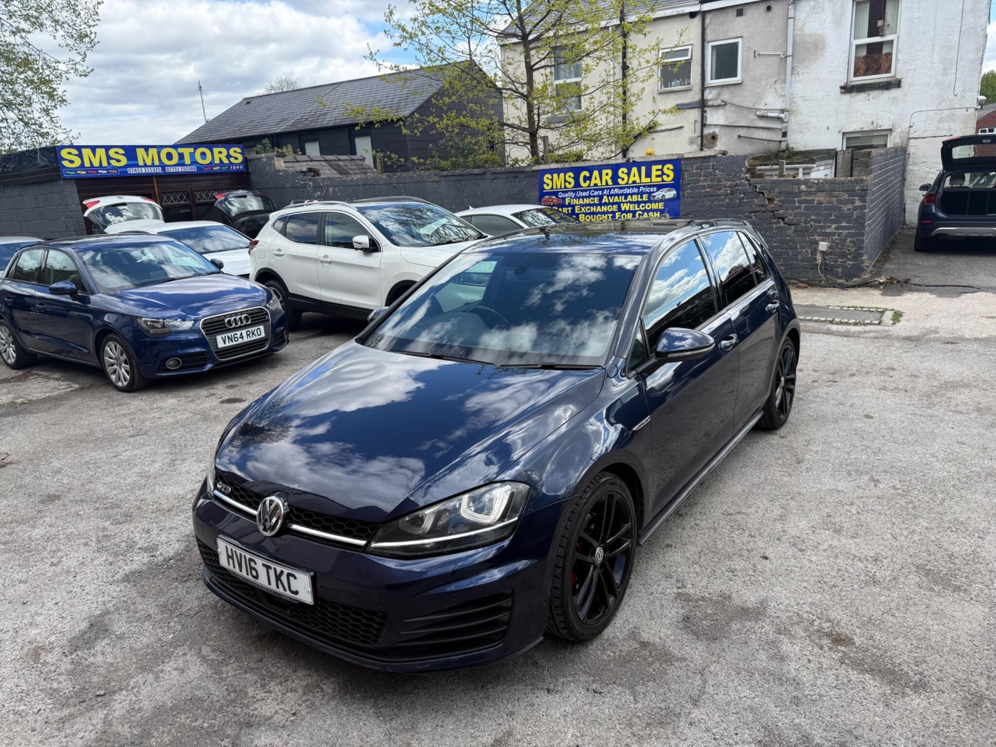 Volkswagen Golf - Image 32