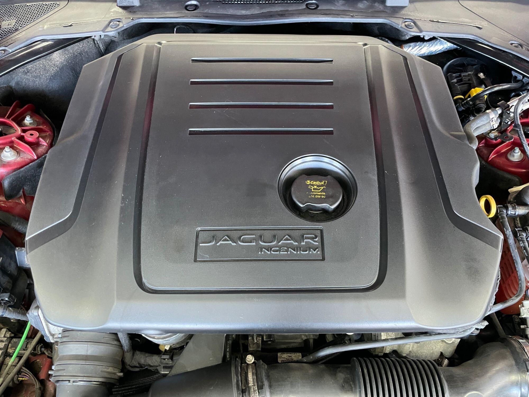 Jaguar XF - Image 18