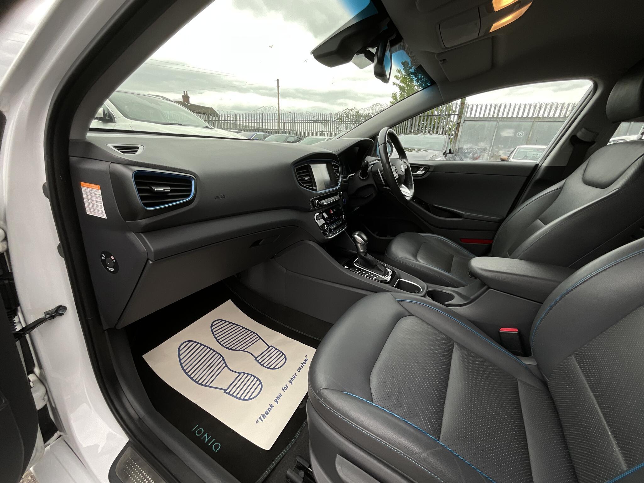 Hyundai Ioniq - Image 13