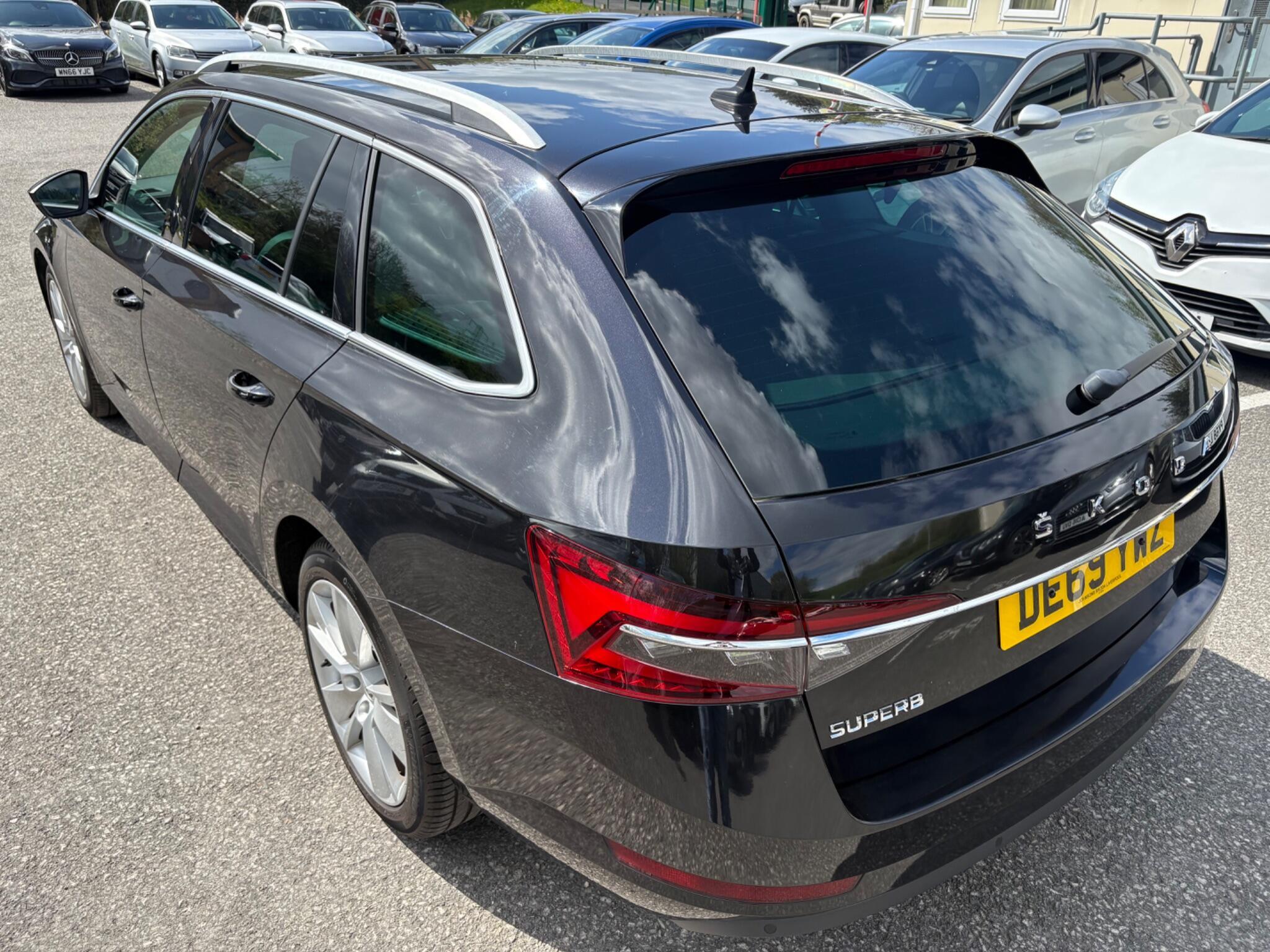 Skoda Superb - Image 14