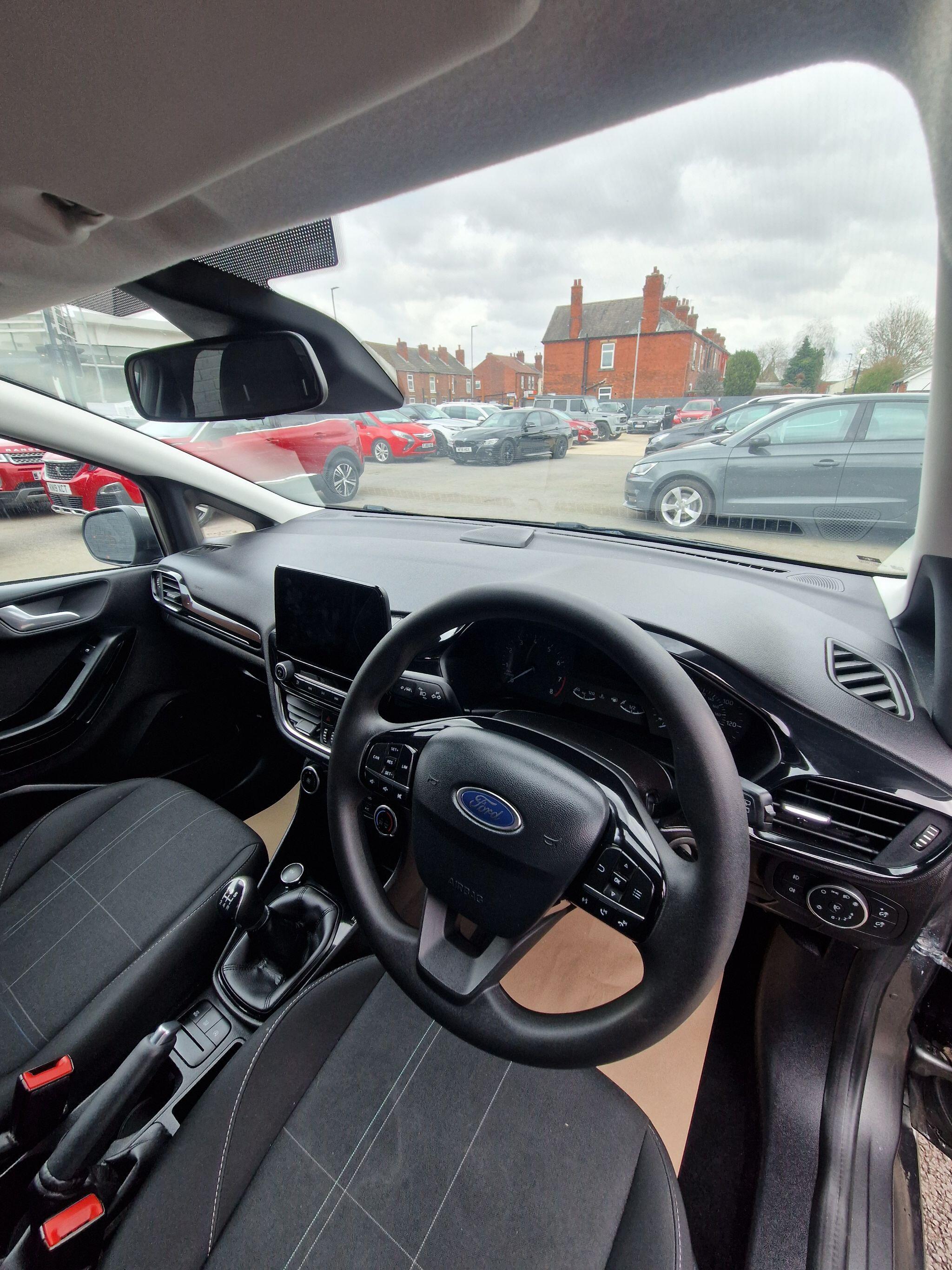 Ford Fiesta - Image 31