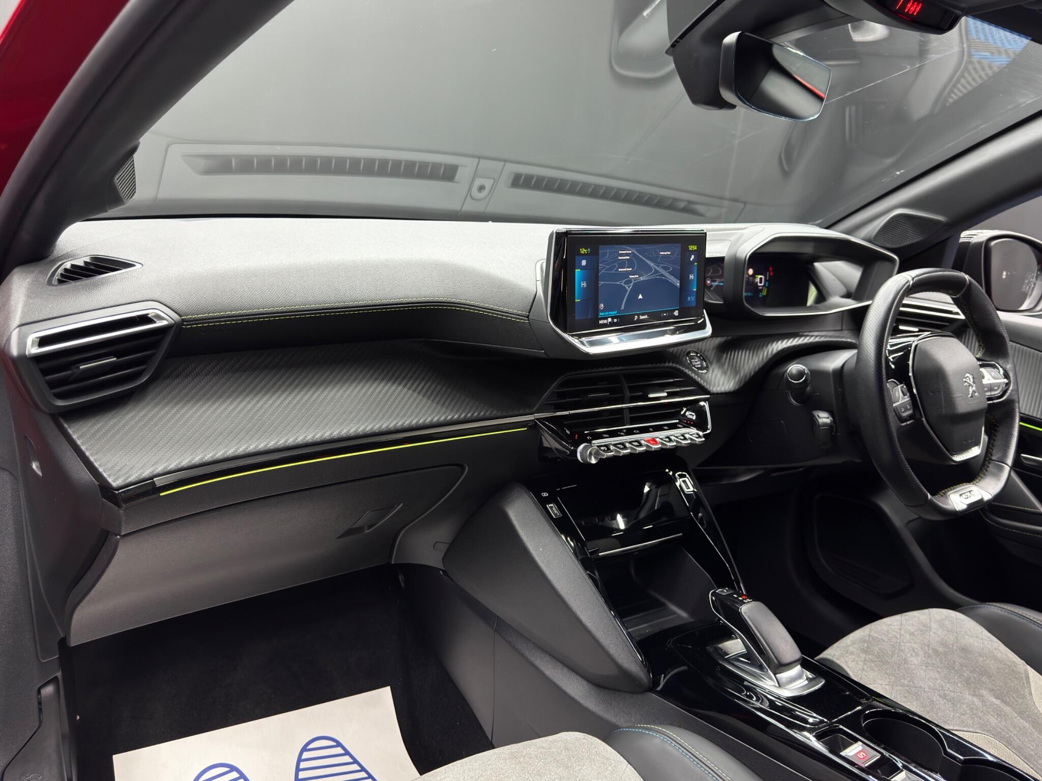 Peugeot E-208 - Image 11