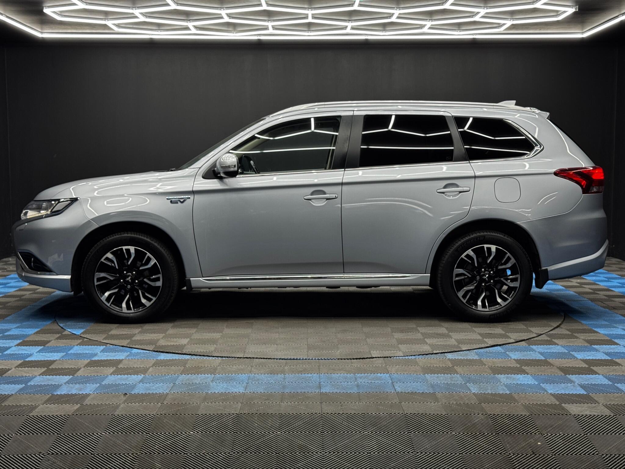 Mitsubishi Outlander - Image 8