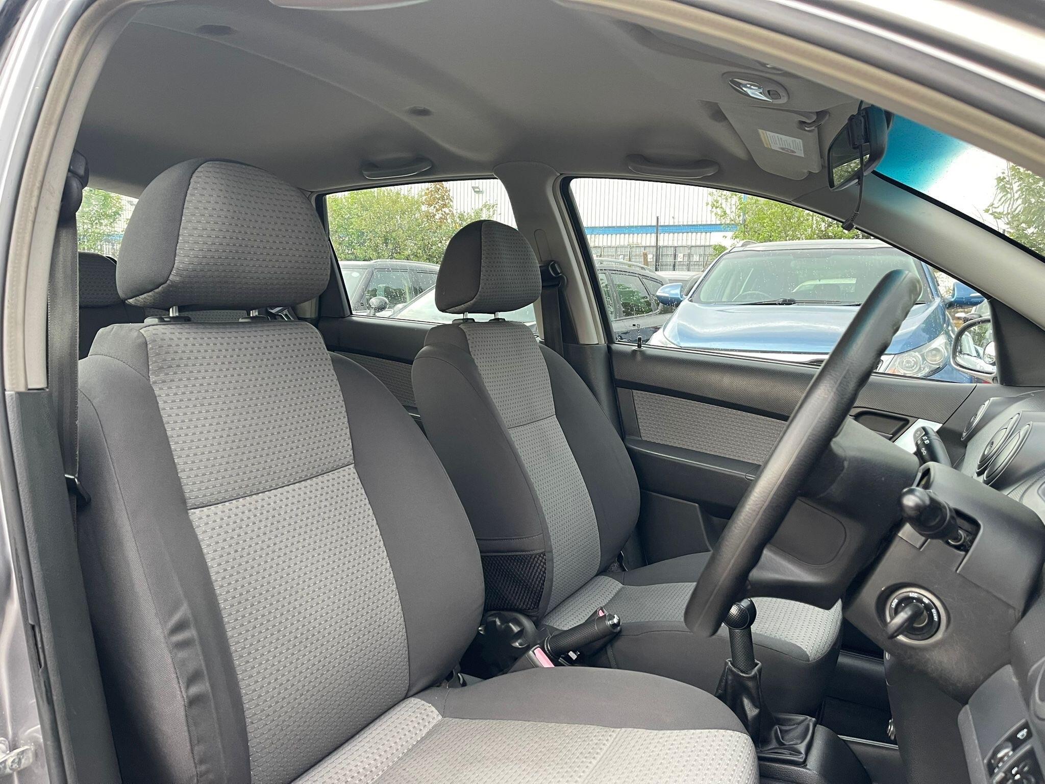 Chevrolet Aveo - Image 12