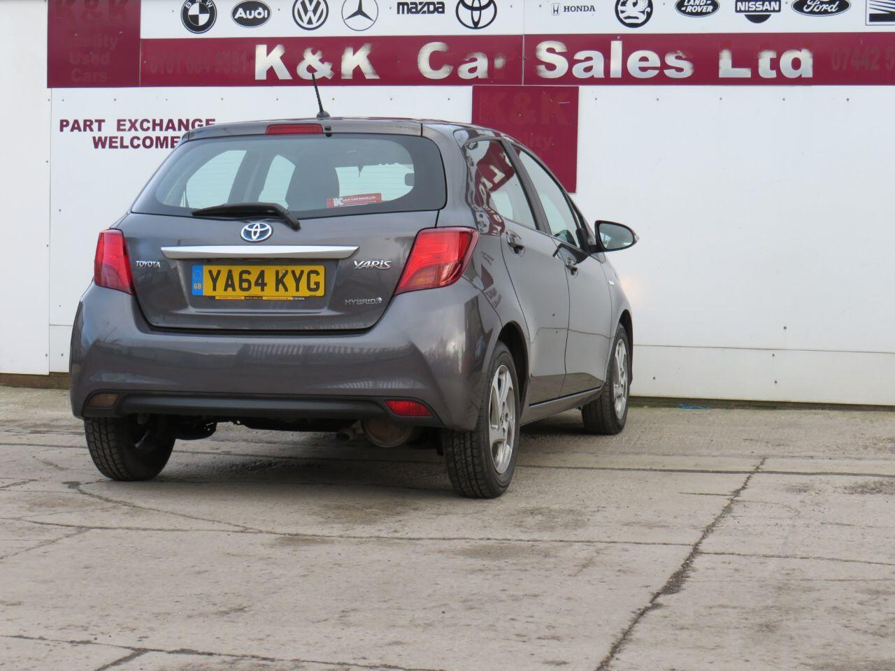 Toyota Yaris - Image 27