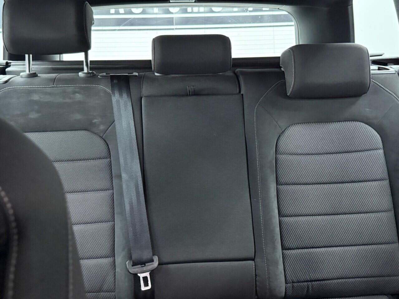 Volkswagen Golf - Image 23